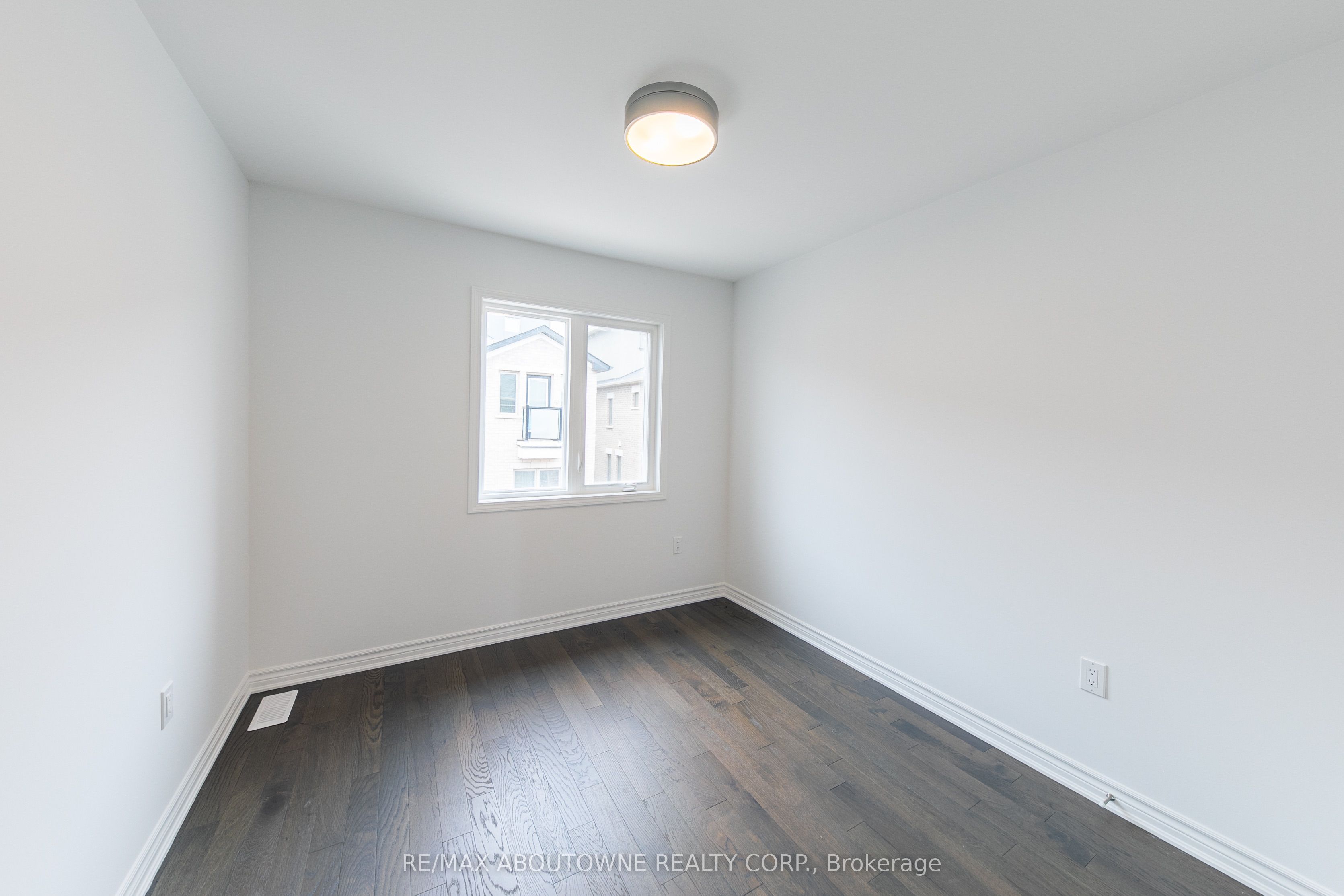 3028 Merrick Road, Oakville ‣ W12548270 3028 Merrick Road, Oakville ‣ W12548270