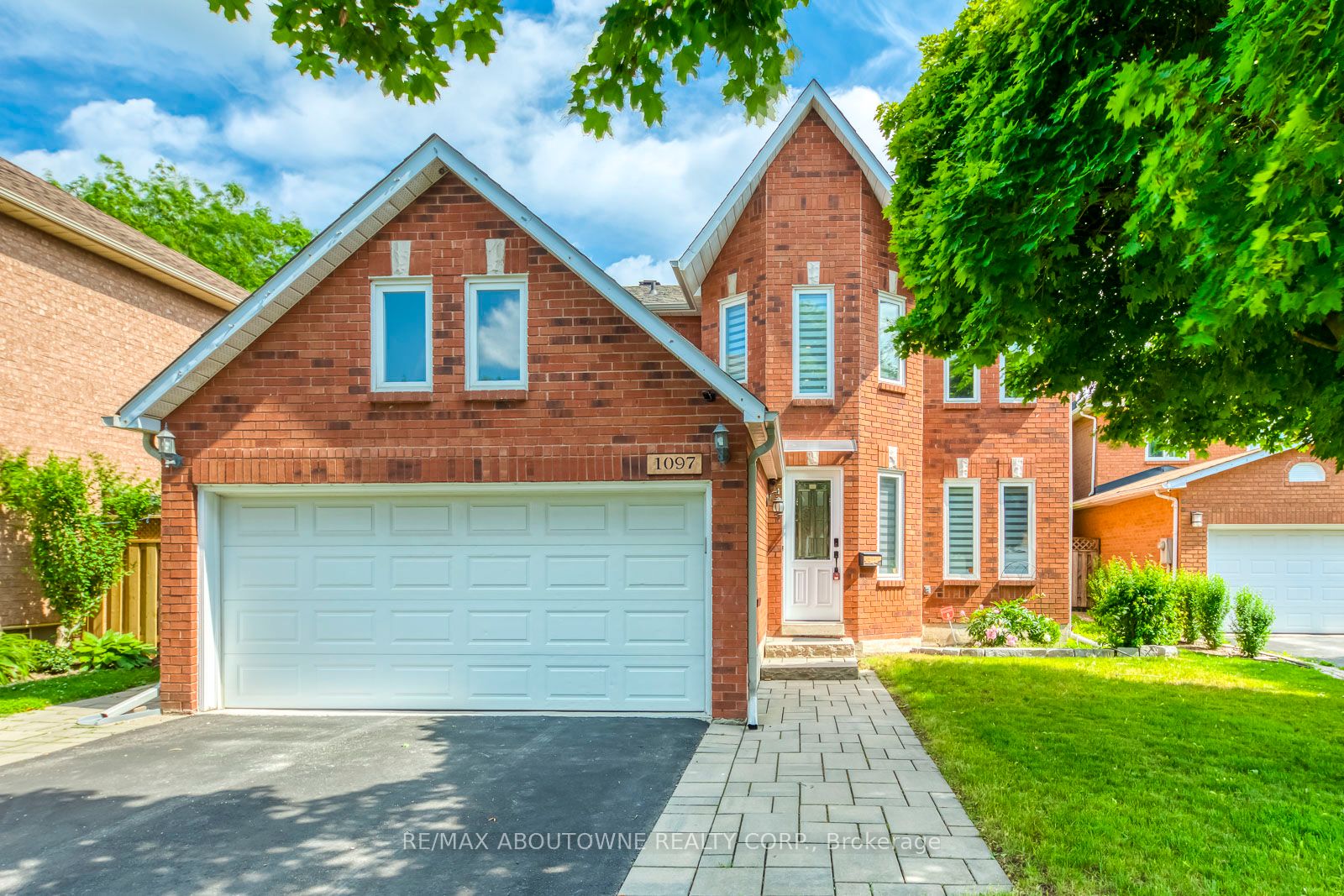 1097 Grandeur Crescent, Oakville