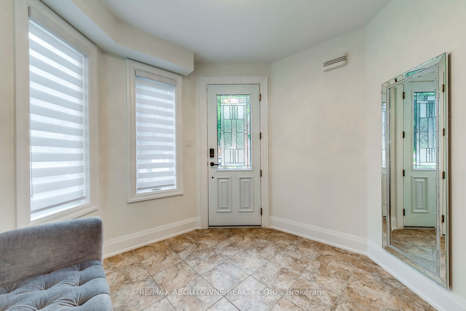 1097 Grandeur Crescent, Oakville ‣ W12548536 1097 Grandeur Crescent, Oakville ‣ W12548536