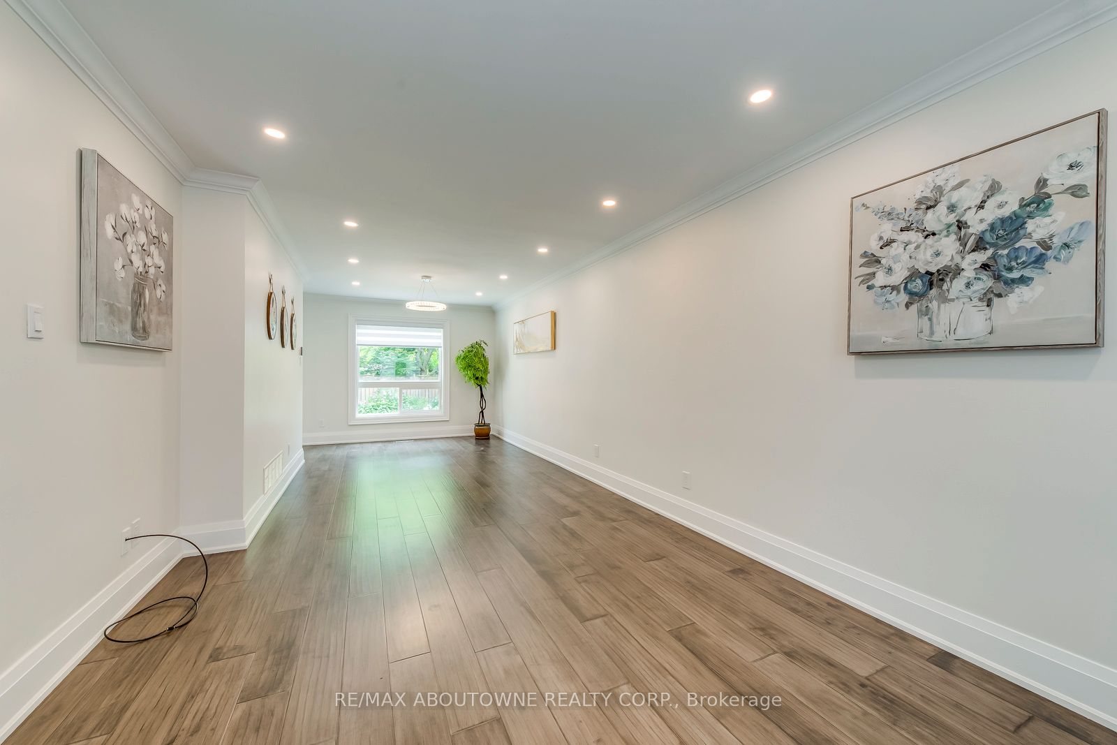 1097 Grandeur Crescent, Oakville ‣ W12548536 1097 Grandeur Crescent, Oakville ‣ W12548536