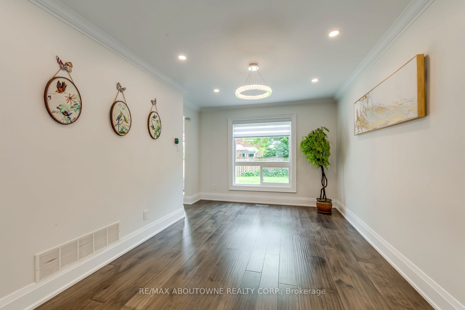 1097 Grandeur Crescent, Oakville ‣ W12548536 1097 Grandeur Crescent, Oakville ‣ W12548536