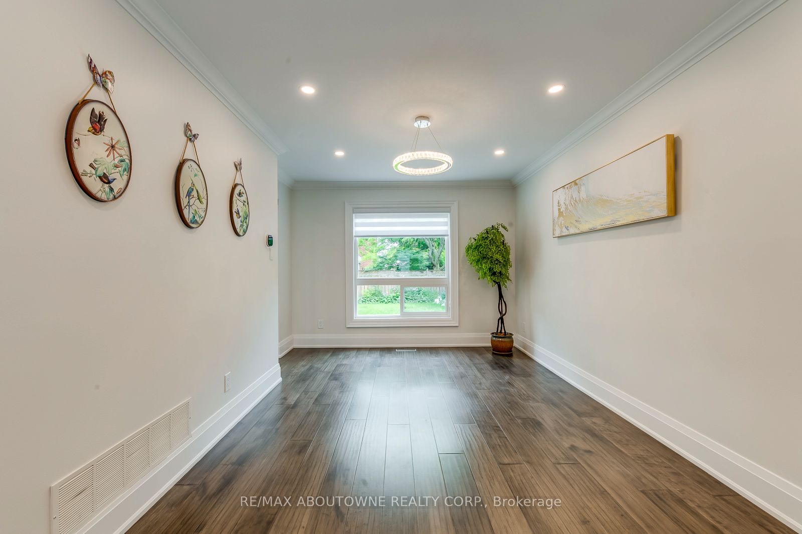 1097 Grandeur Crescent, Oakville ‣ W12548536 1097 Grandeur Crescent, Oakville ‣ W12548536