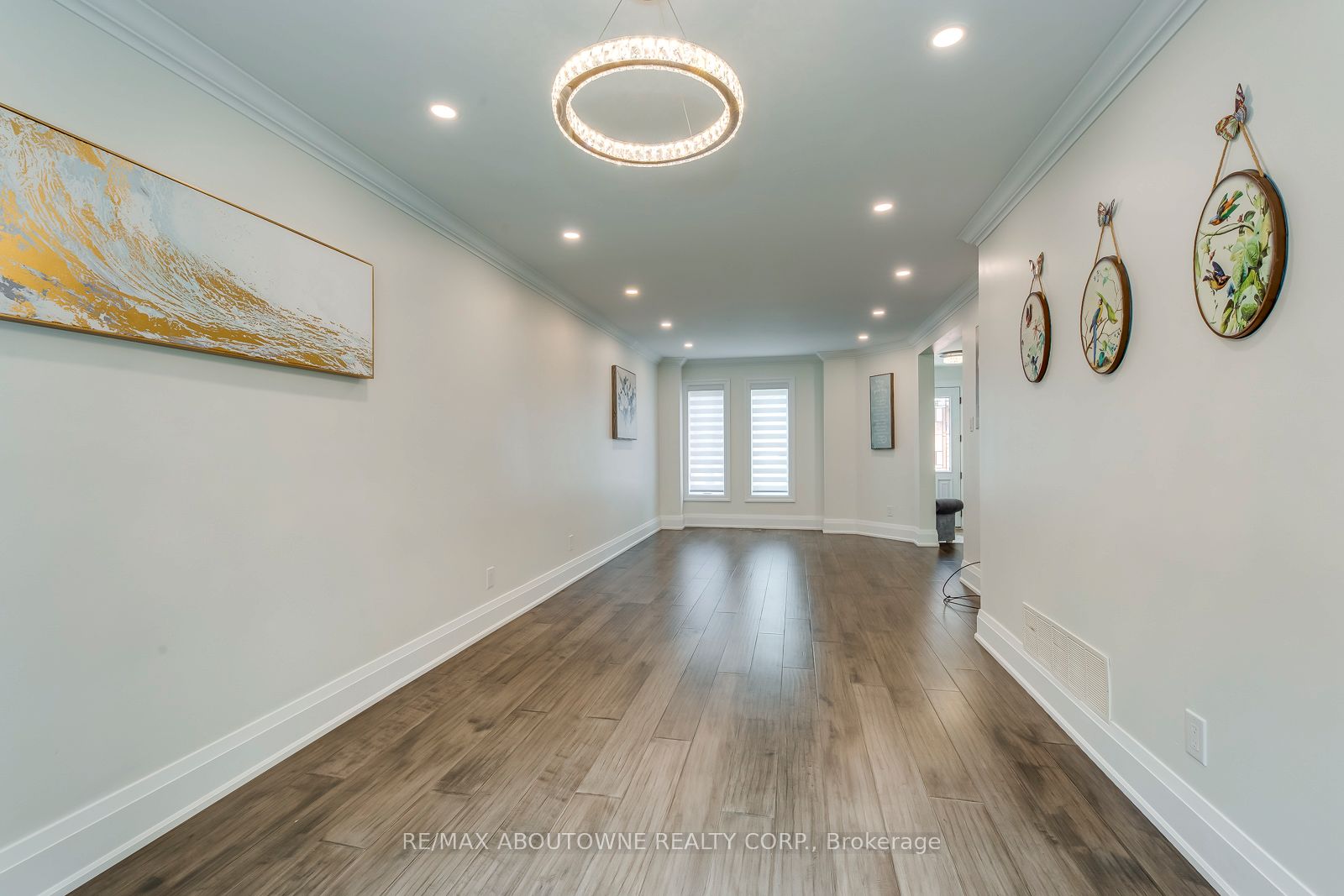 1097 Grandeur Crescent, Oakville ‣ W12548536 1097 Grandeur Crescent, Oakville ‣ W12548536