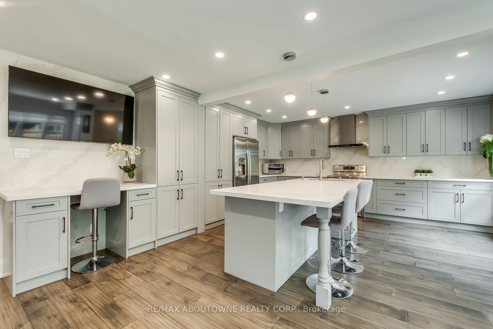 1097 Grandeur Crescent, Oakville ‣ W12548536 1097 Grandeur Crescent, Oakville ‣ W12548536