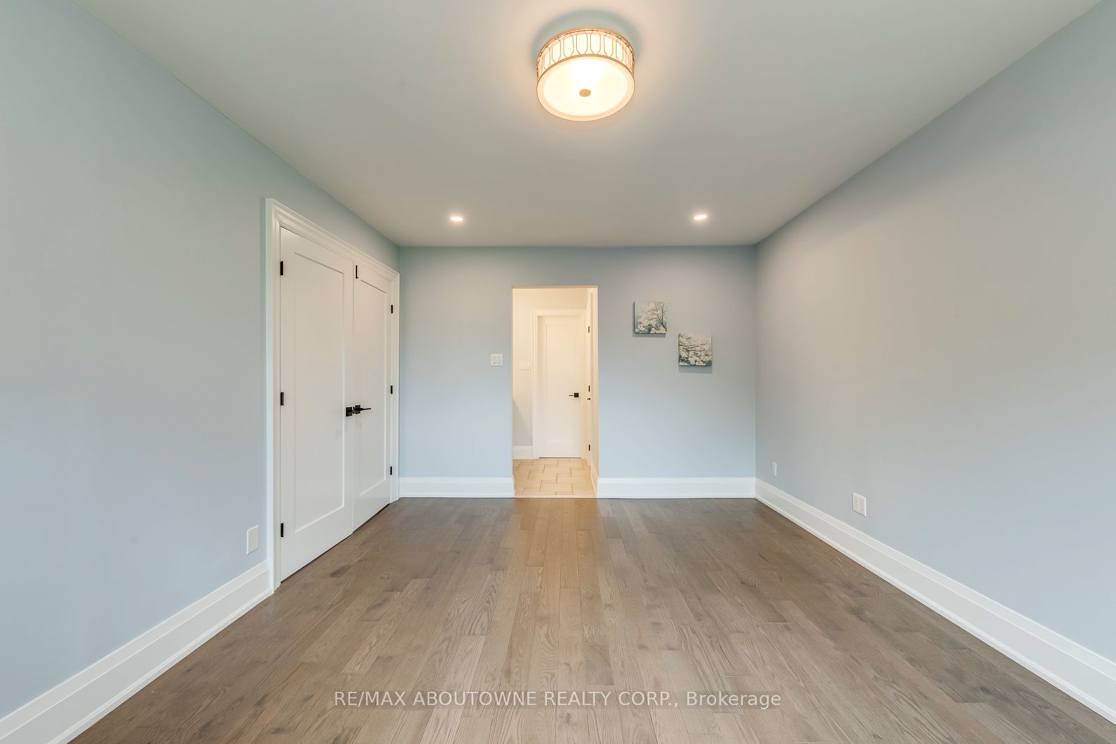 1097 Grandeur Crescent, Oakville ‣ W12548536 1097 Grandeur Crescent, Oakville ‣ W12548536