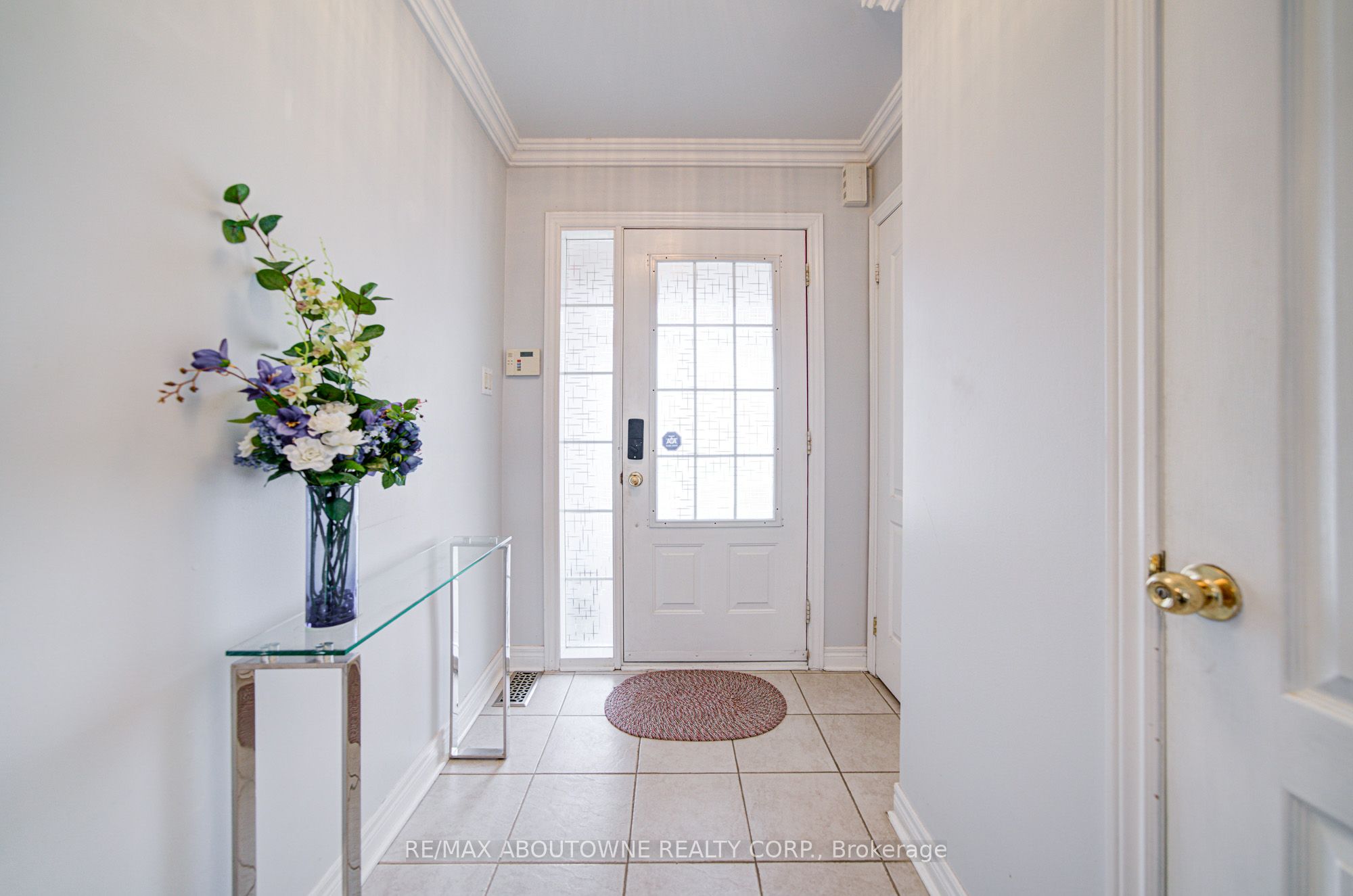 404 Kittridge Road, Oakville ‣ W12548892 404 Kittridge Road, Oakville ‣ W12548892