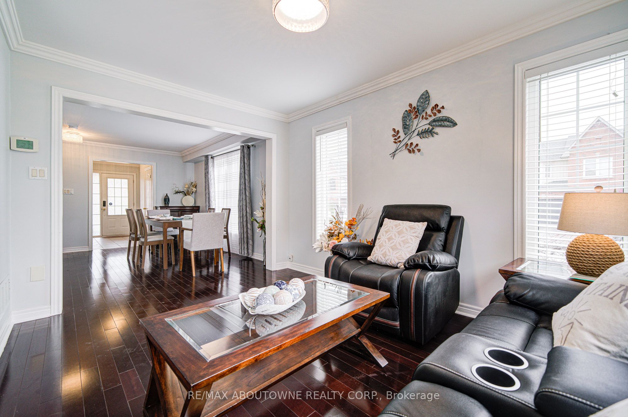 404 Kittridge Road, Oakville ‣ W12548892 404 Kittridge Road, Oakville ‣ W12548892