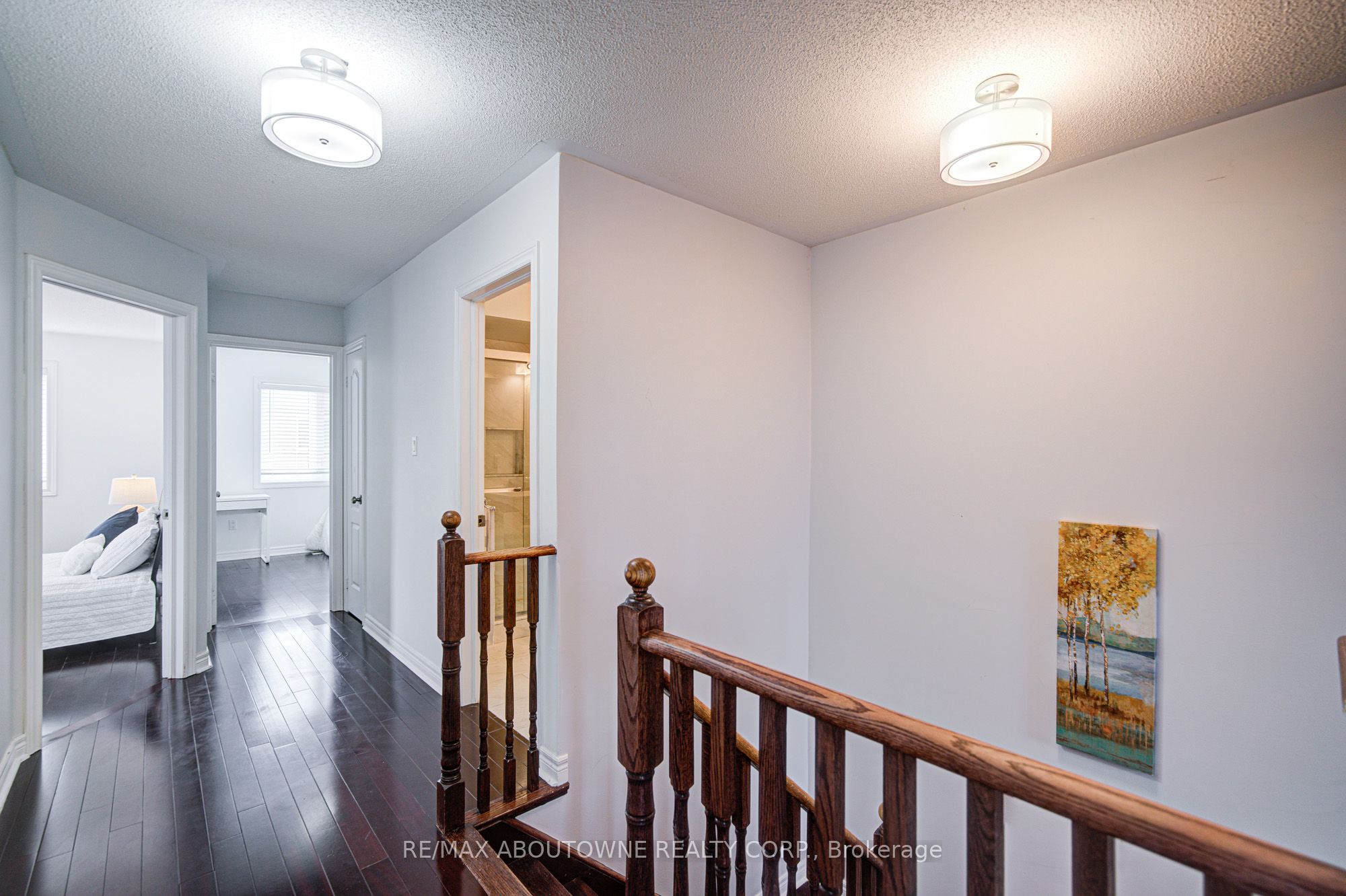 404 Kittridge Road, Oakville ‣ W12548892 404 Kittridge Road, Oakville ‣ W12548892