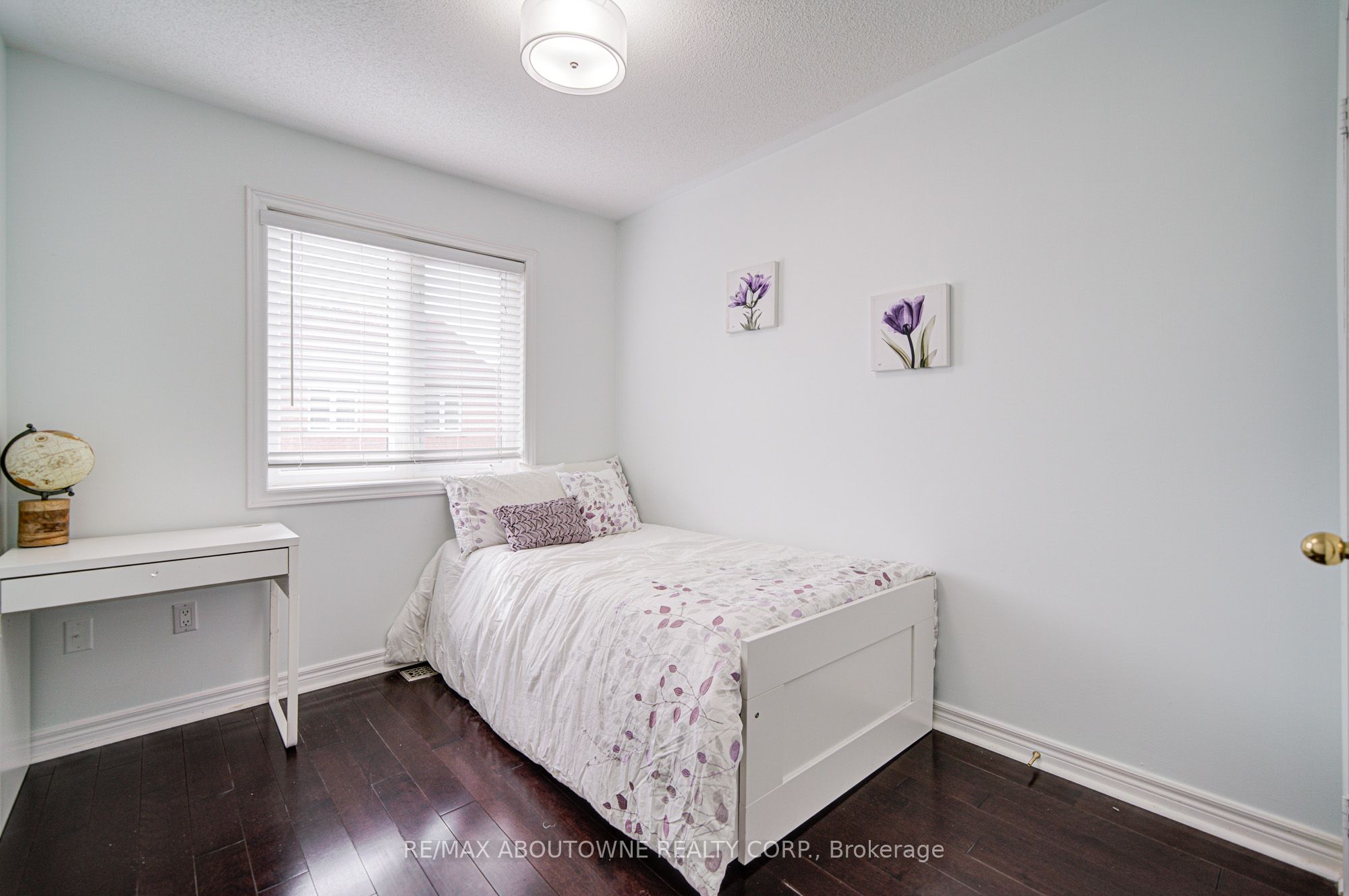 404 Kittridge Road, Oakville ‣ W12548892 404 Kittridge Road, Oakville ‣ W12548892