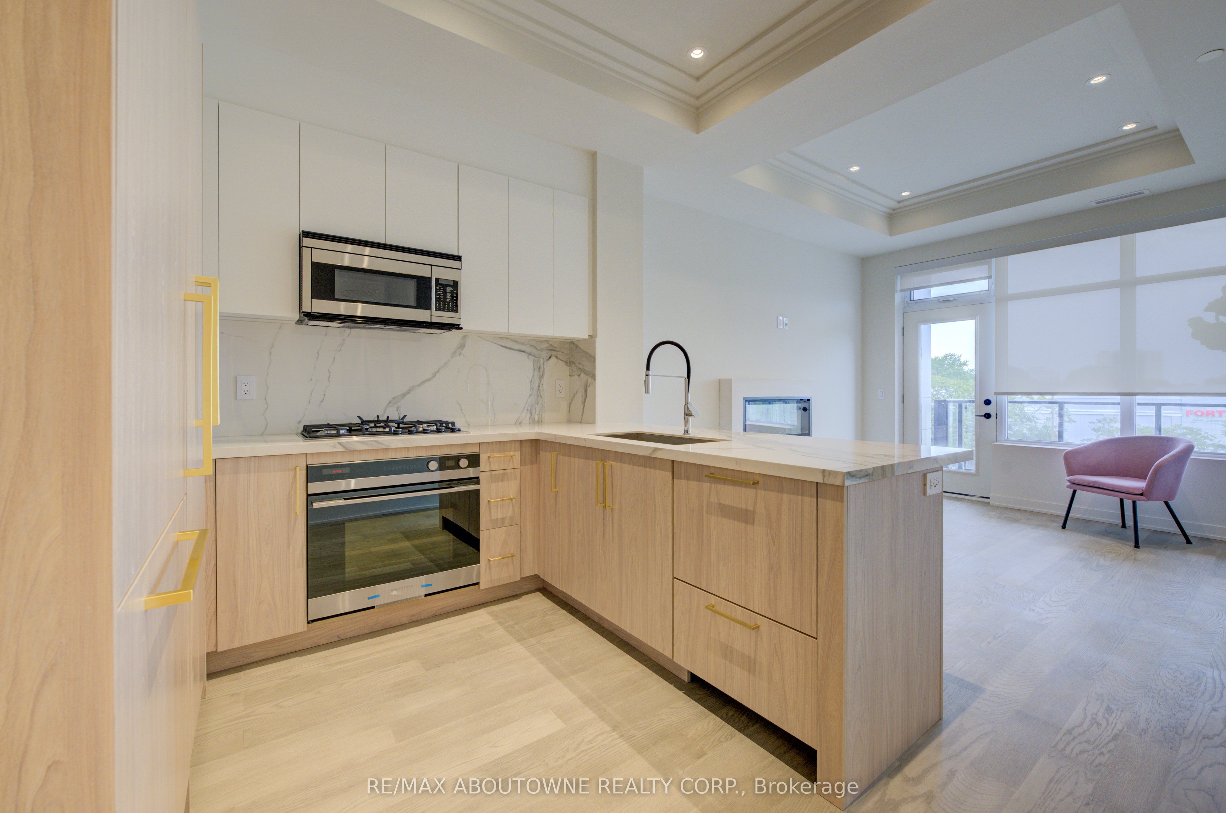 06 – 123 MAURICE Drive, Oakville ‣ W12552838 06 – 123 MAURICE Drive, Oakville ‣ W12552838