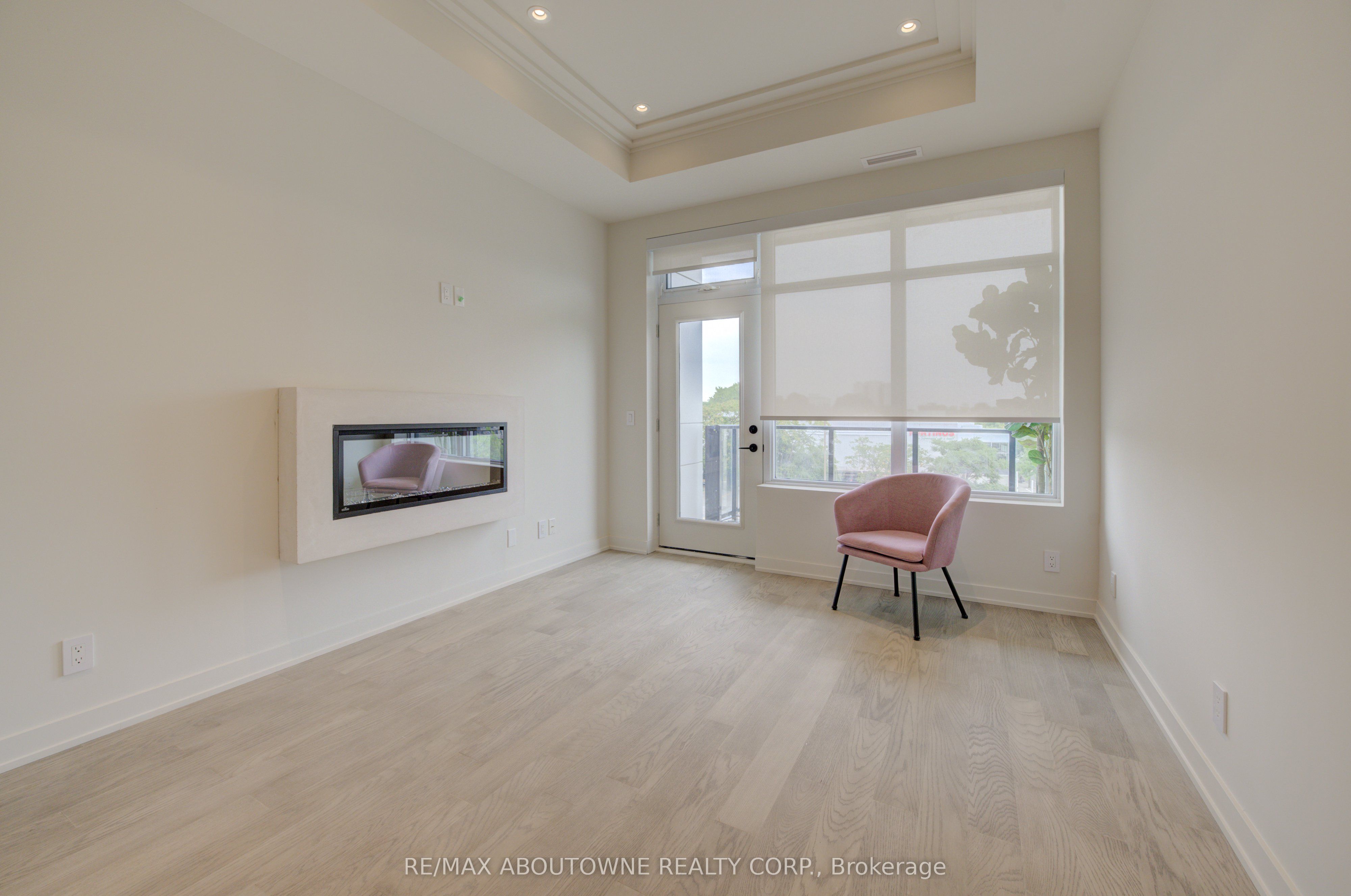 06 – 123 MAURICE Drive, Oakville ‣ W12552838 06 – 123 MAURICE Drive, Oakville ‣ W12552838