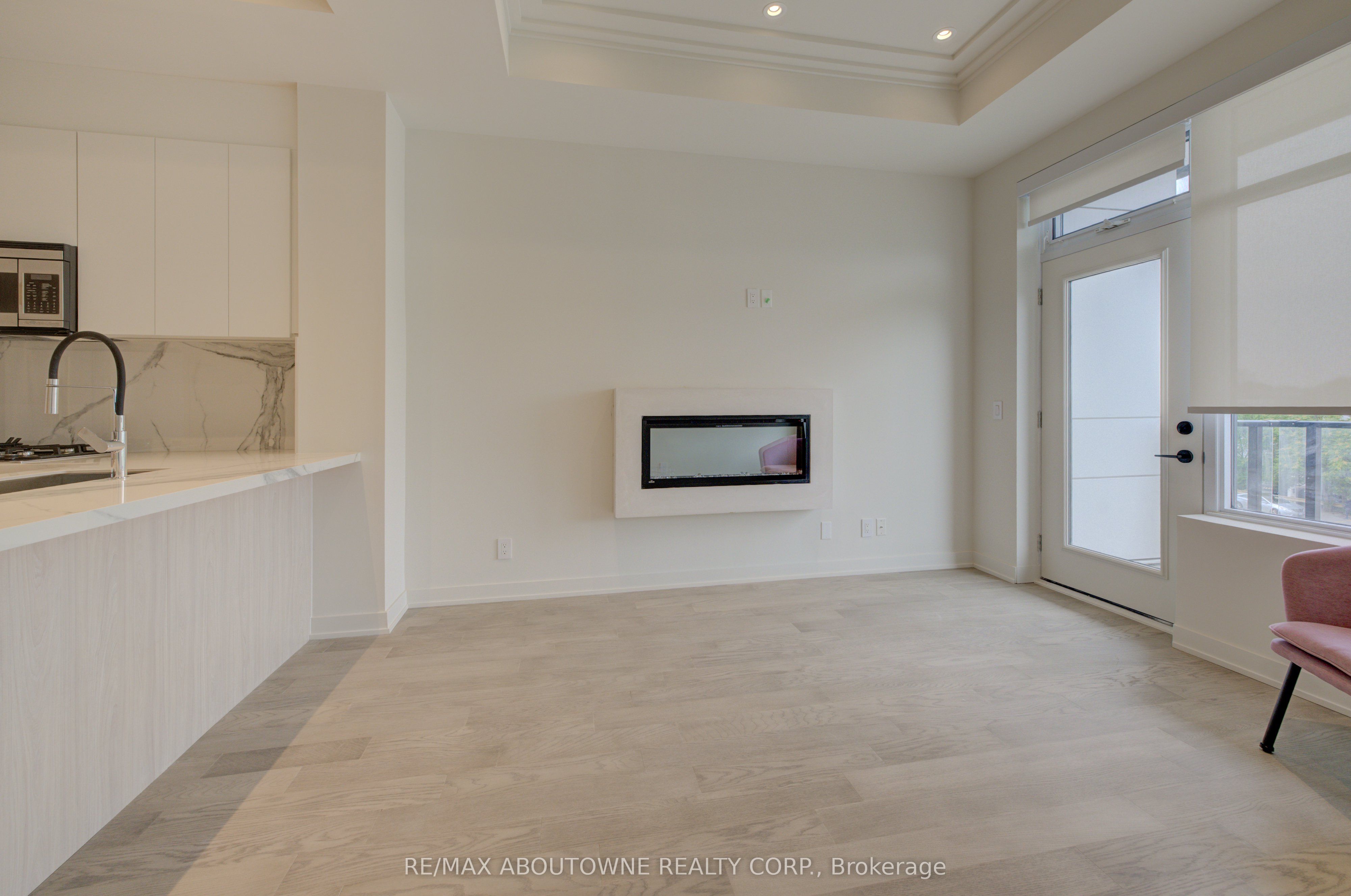 06 – 123 MAURICE Drive, Oakville ‣ W12552838 06 – 123 MAURICE Drive, Oakville ‣ W12552838