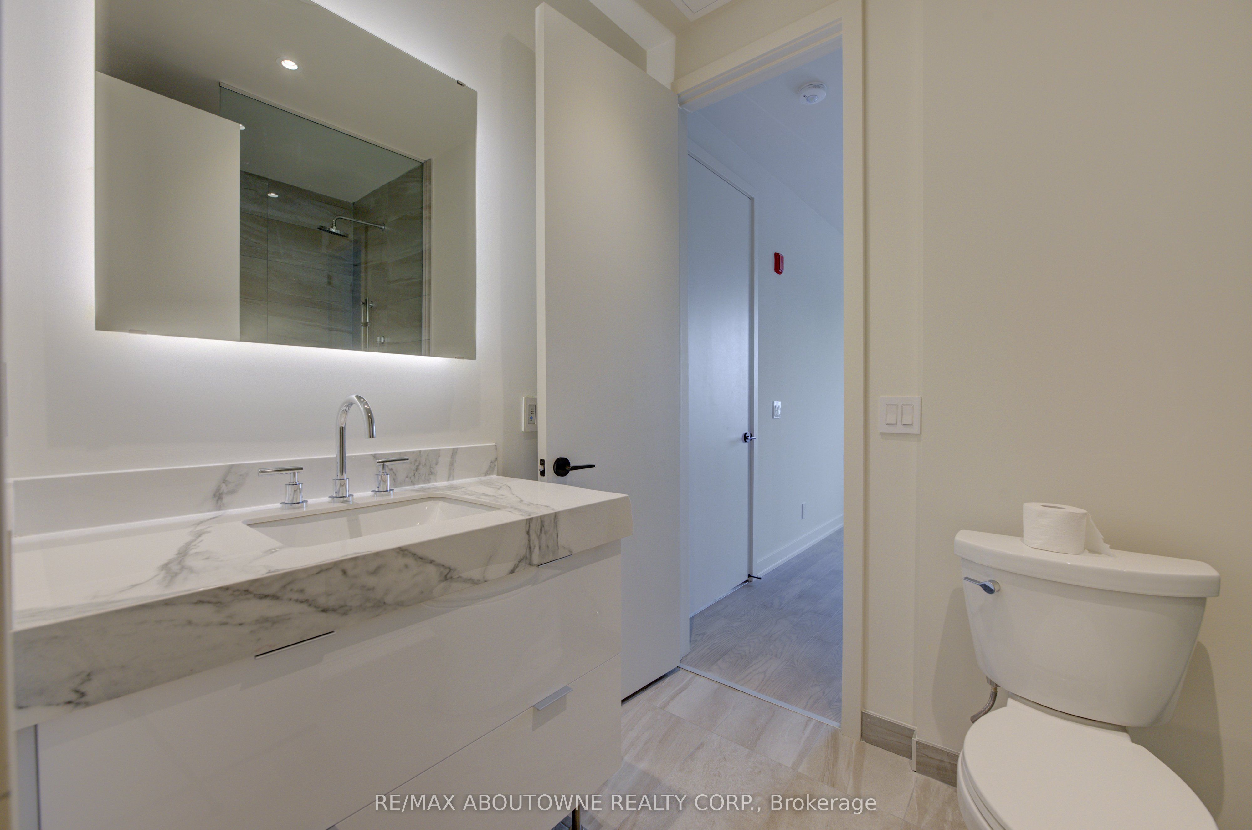 06 – 123 MAURICE Drive, Oakville ‣ W12552838 06 – 123 MAURICE Drive, Oakville ‣ W12552838