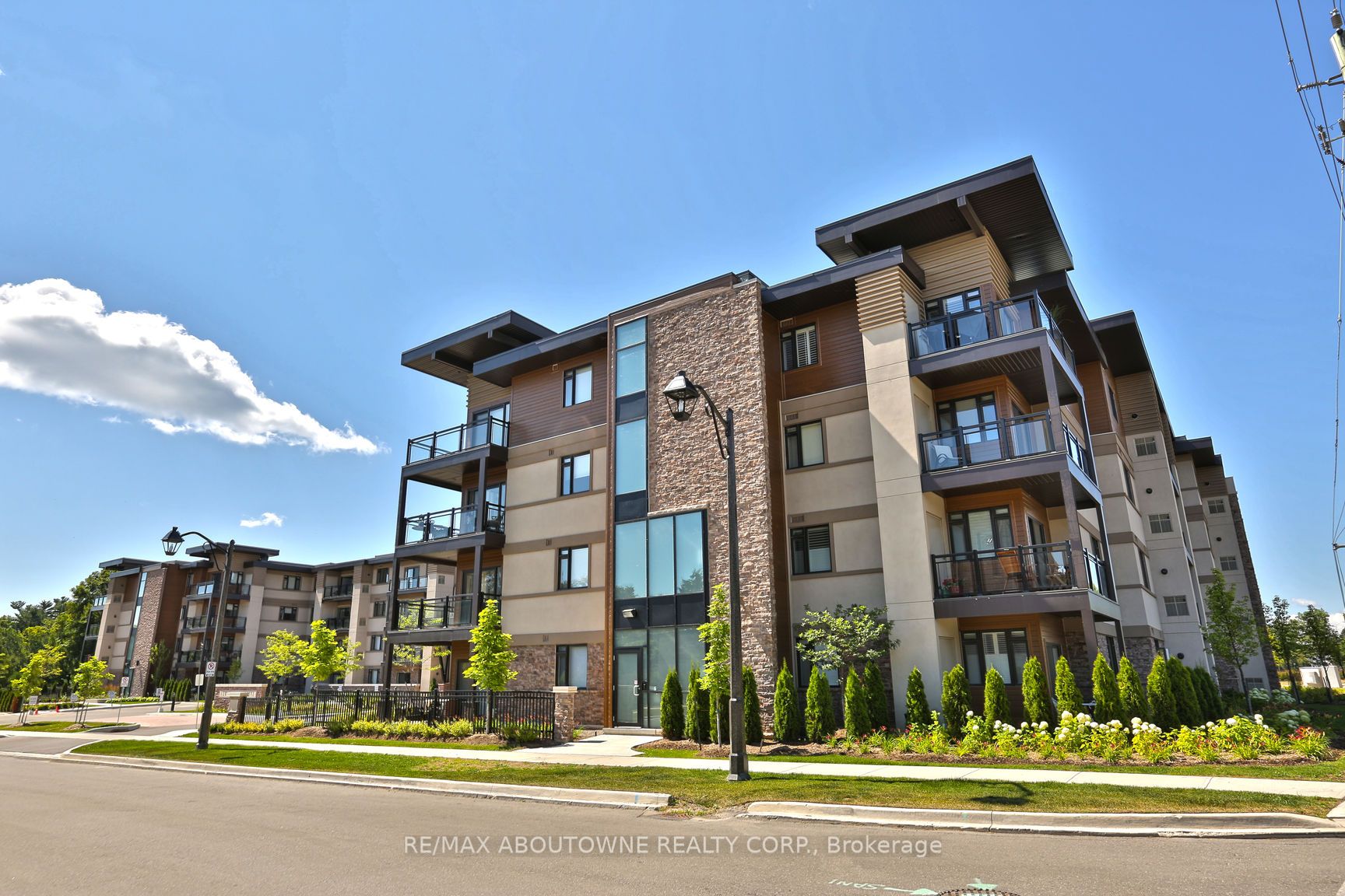 103 – 128 Garden Drive, Oakville