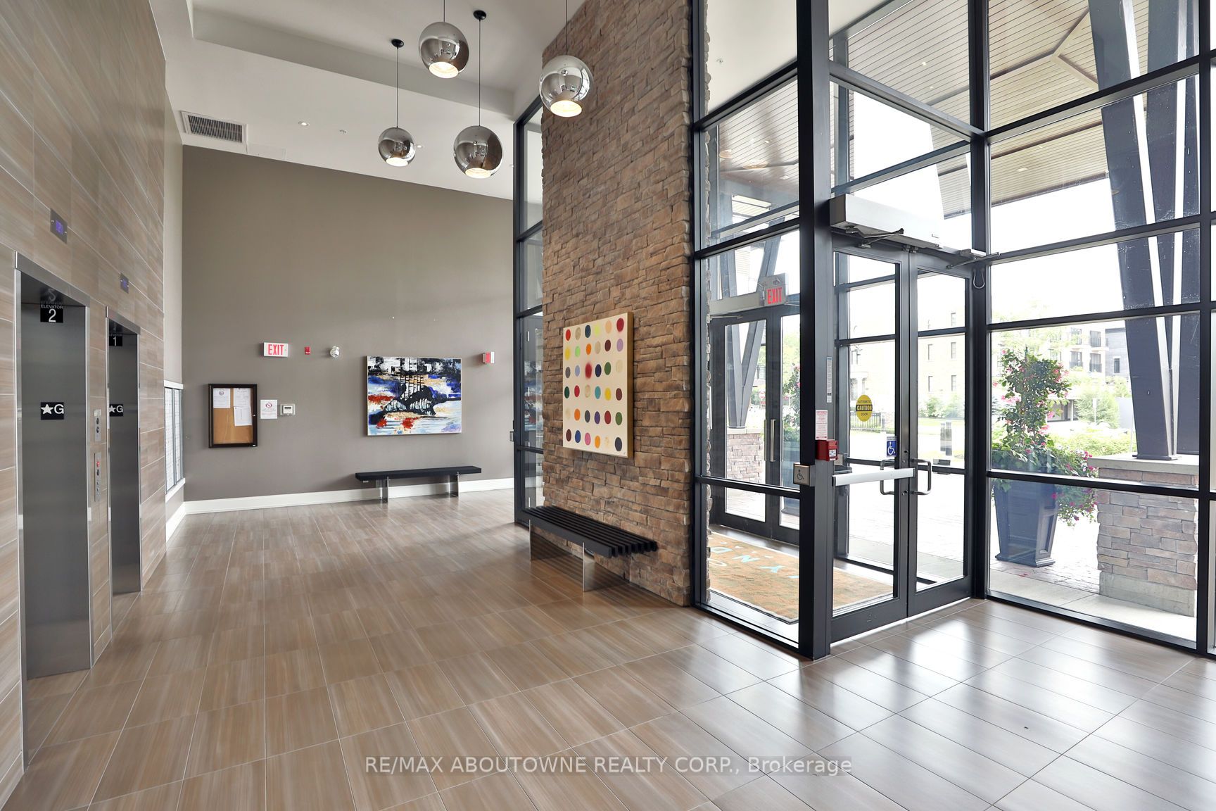 103 – 128 Garden Drive, Oakville ‣ W12553688 103 – 128 Garden Drive, Oakville ‣ W12553688