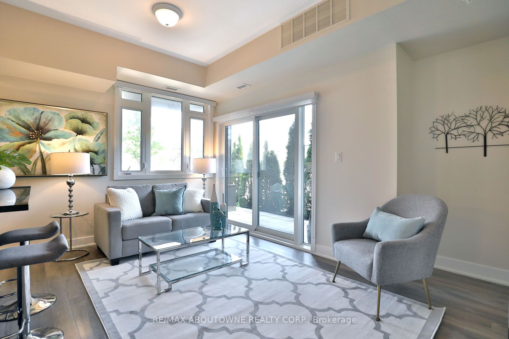 103 – 128 Garden Drive, Oakville ‣ W12553688 103 – 128 Garden Drive, Oakville ‣ W12553688