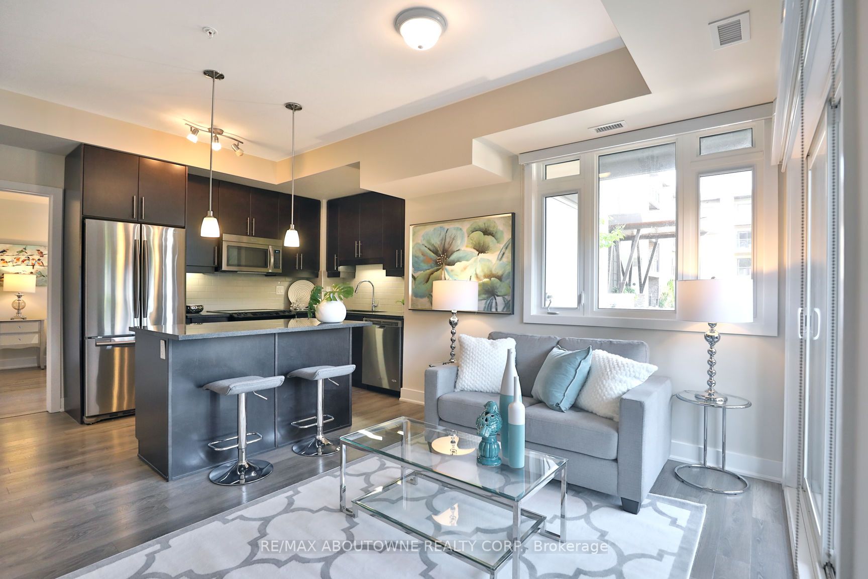 103 – 128 Garden Drive, Oakville ‣ W12553688 103 – 128 Garden Drive, Oakville ‣ W12553688