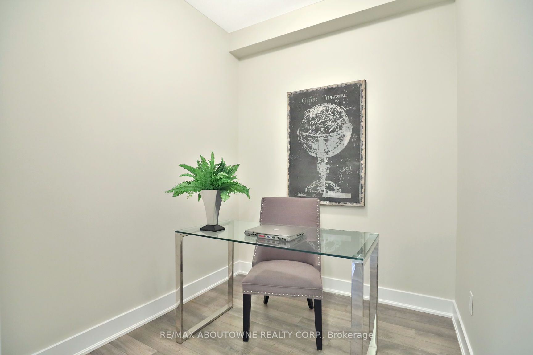 103 – 128 Garden Drive, Oakville ‣ W12553688 103 – 128 Garden Drive, Oakville ‣ W12553688