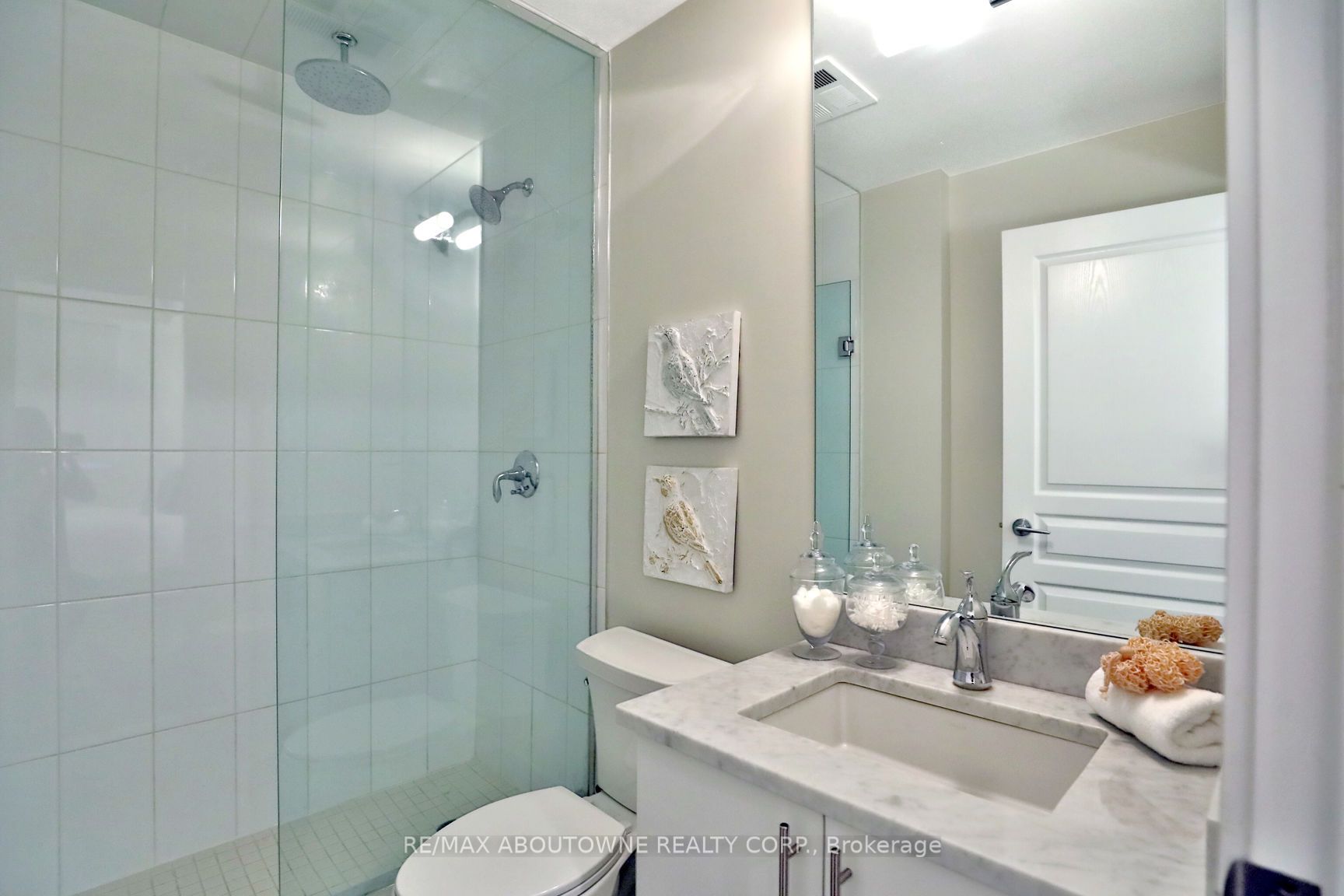 103 – 128 Garden Drive, Oakville ‣ W12553688 103 – 128 Garden Drive, Oakville ‣ W12553688