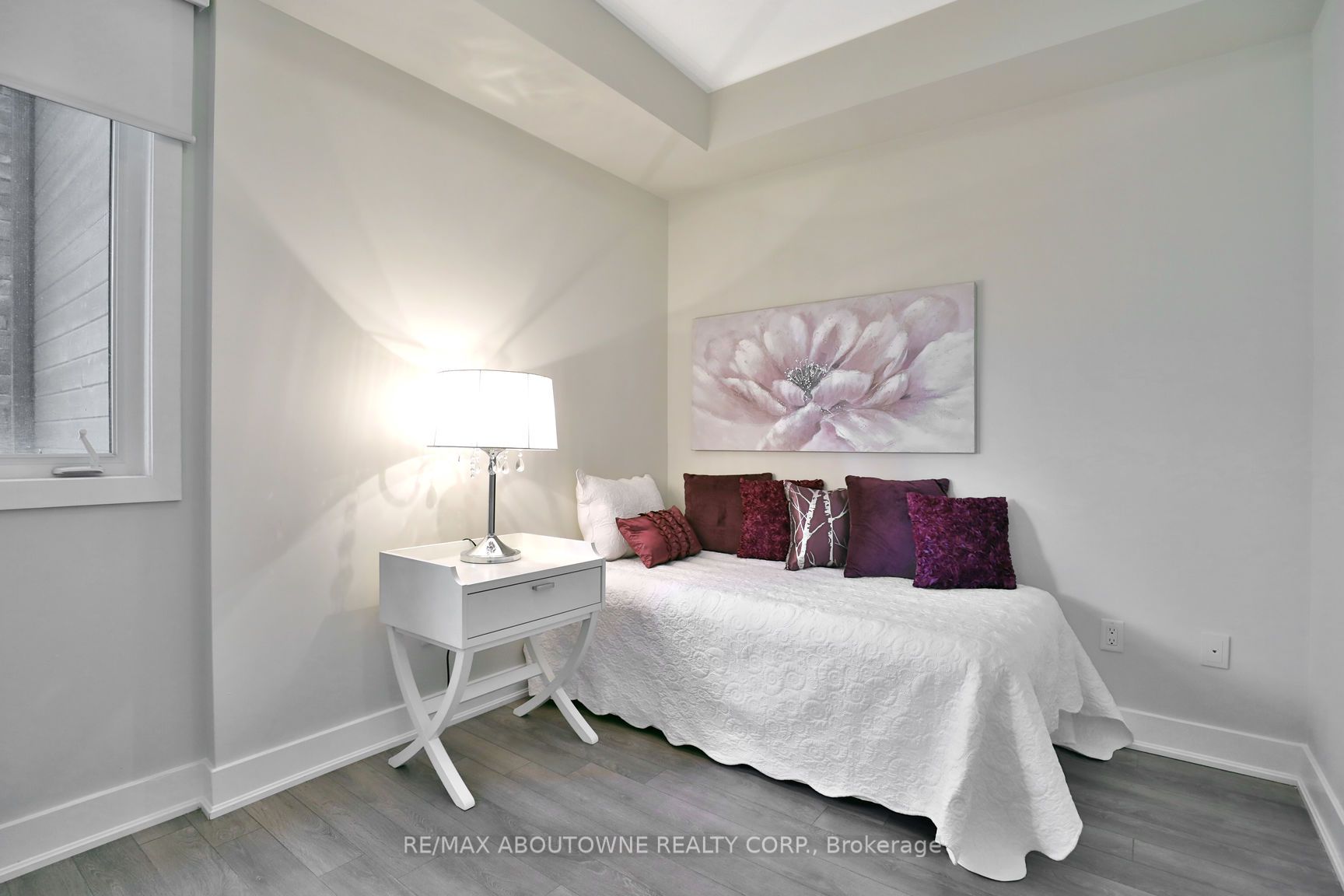 103 – 128 Garden Drive, Oakville ‣ W12553688 103 – 128 Garden Drive, Oakville ‣ W12553688