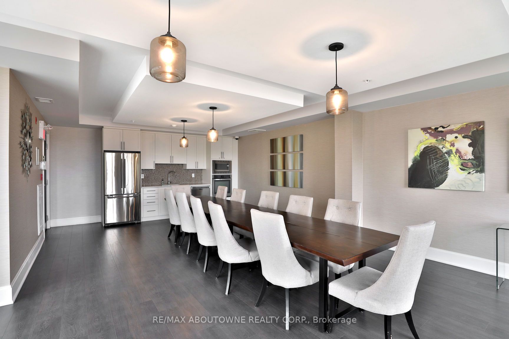 103 – 128 Garden Drive, Oakville ‣ W12553688 103 – 128 Garden Drive, Oakville ‣ W12553688