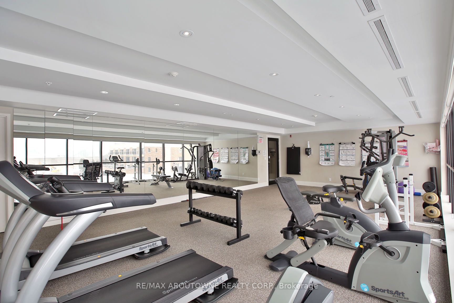 103 – 128 Garden Drive, Oakville ‣ W12553688 103 – 128 Garden Drive, Oakville ‣ W12553688