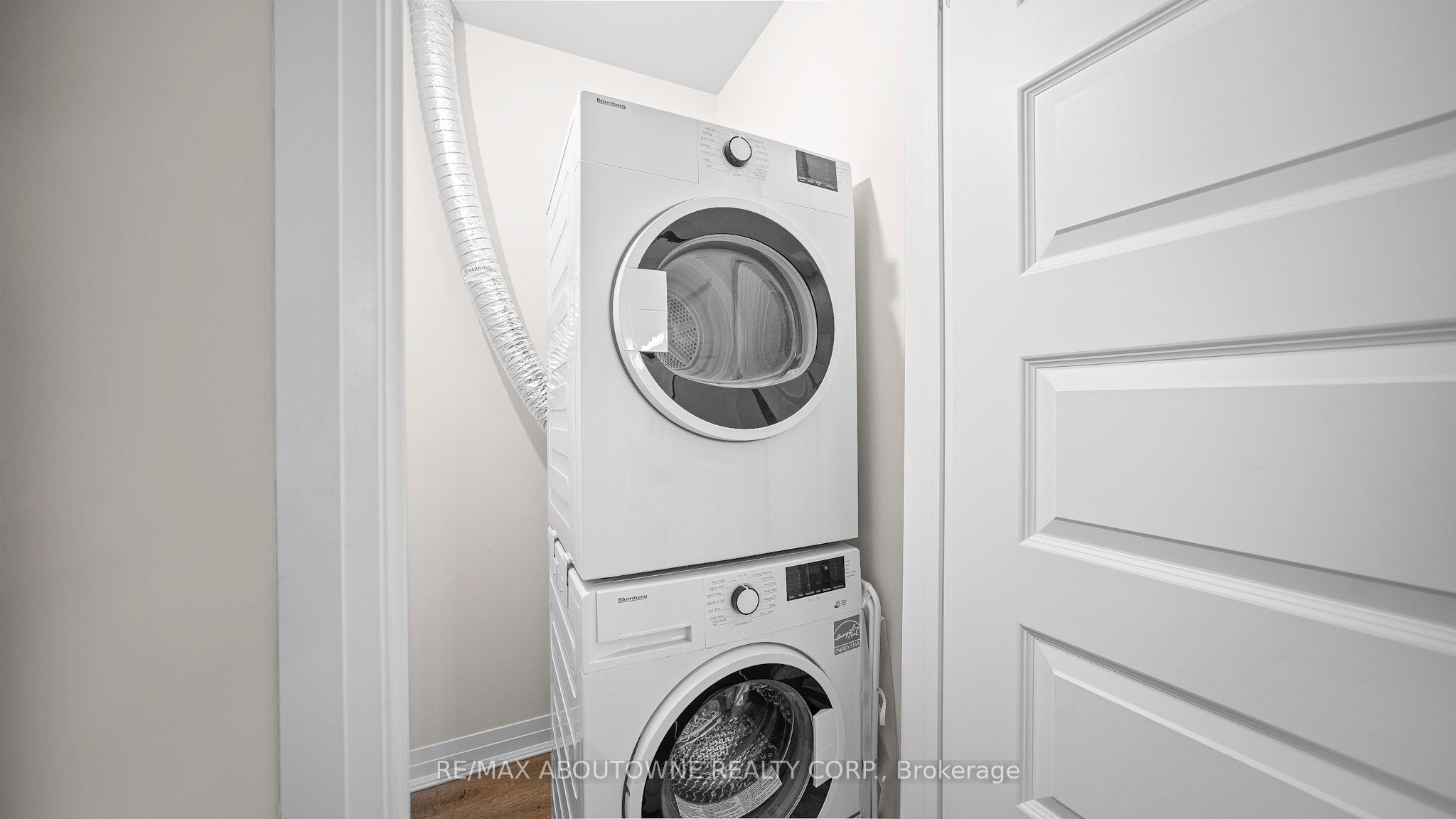 4 – 610 Farmstead Drive, Milton ‣ W12558360 4 – 610 Farmstead Drive, Milton ‣ W12558360