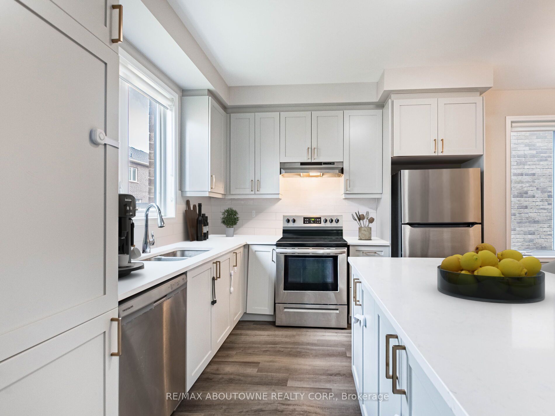 1914 Thames Circle, Milton ‣ W12560104 1914 Thames Circle, Milton ‣ W12560104