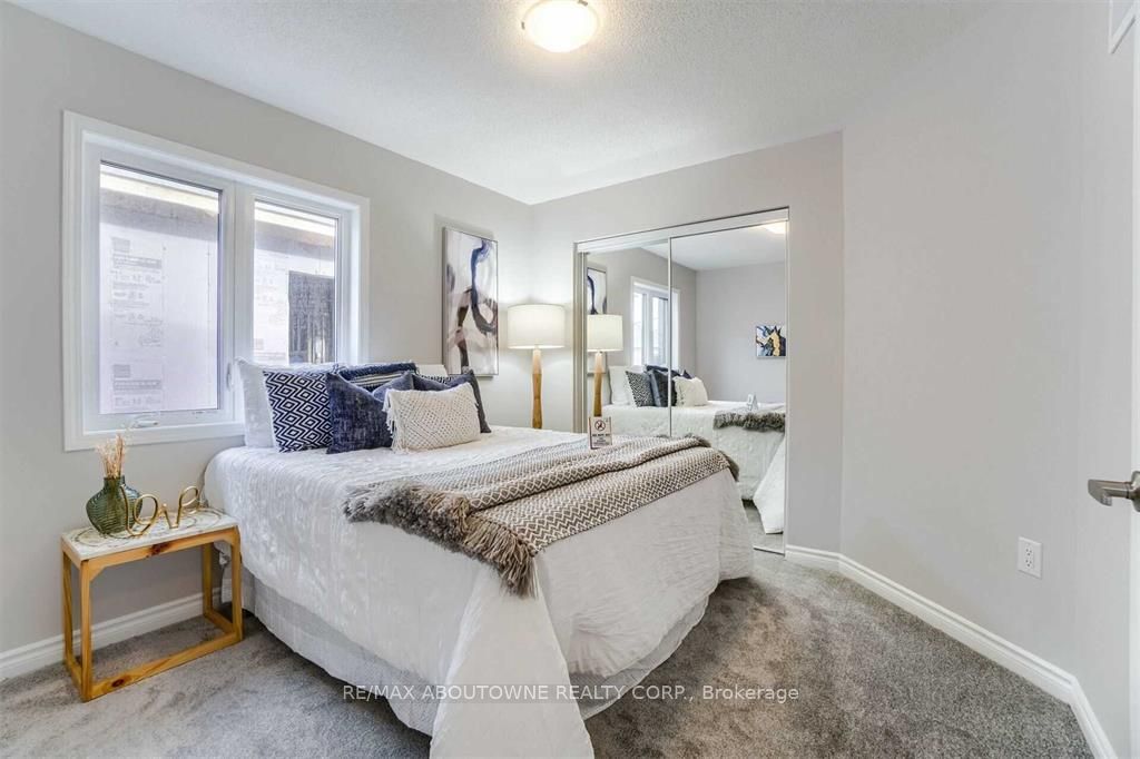 1914 Thames Circle, Milton ‣ W12560104 1914 Thames Circle, Milton ‣ W12560104