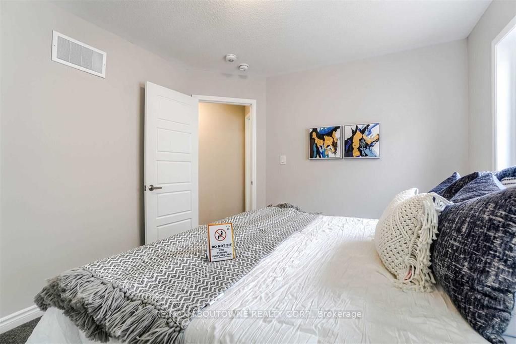 1914 Thames Circle, Milton ‣ W12560104 1914 Thames Circle, Milton ‣ W12560104