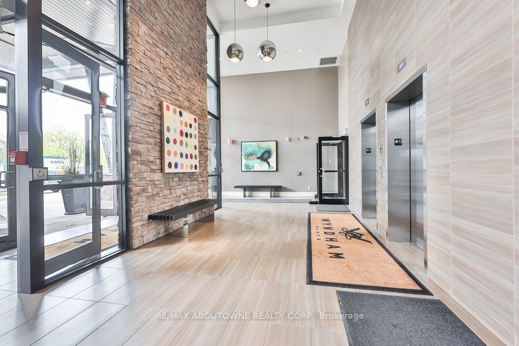 7 – 128 Garden Drive, Oakville ‣ W12563976 7 – 128 Garden Drive, Oakville ‣ W12563976