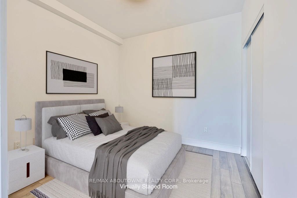 7 – 128 Garden Drive, Oakville ‣ W12563976 7 – 128 Garden Drive, Oakville ‣ W12563976