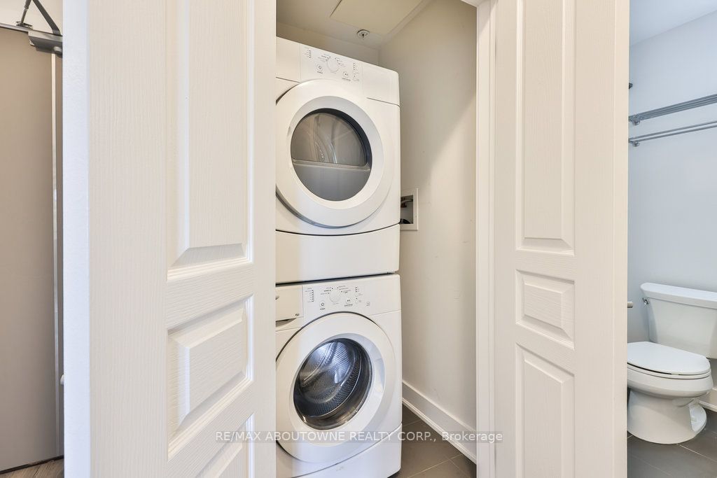 7 – 128 Garden Drive, Oakville ‣ W12563976 7 – 128 Garden Drive, Oakville ‣ W12563976