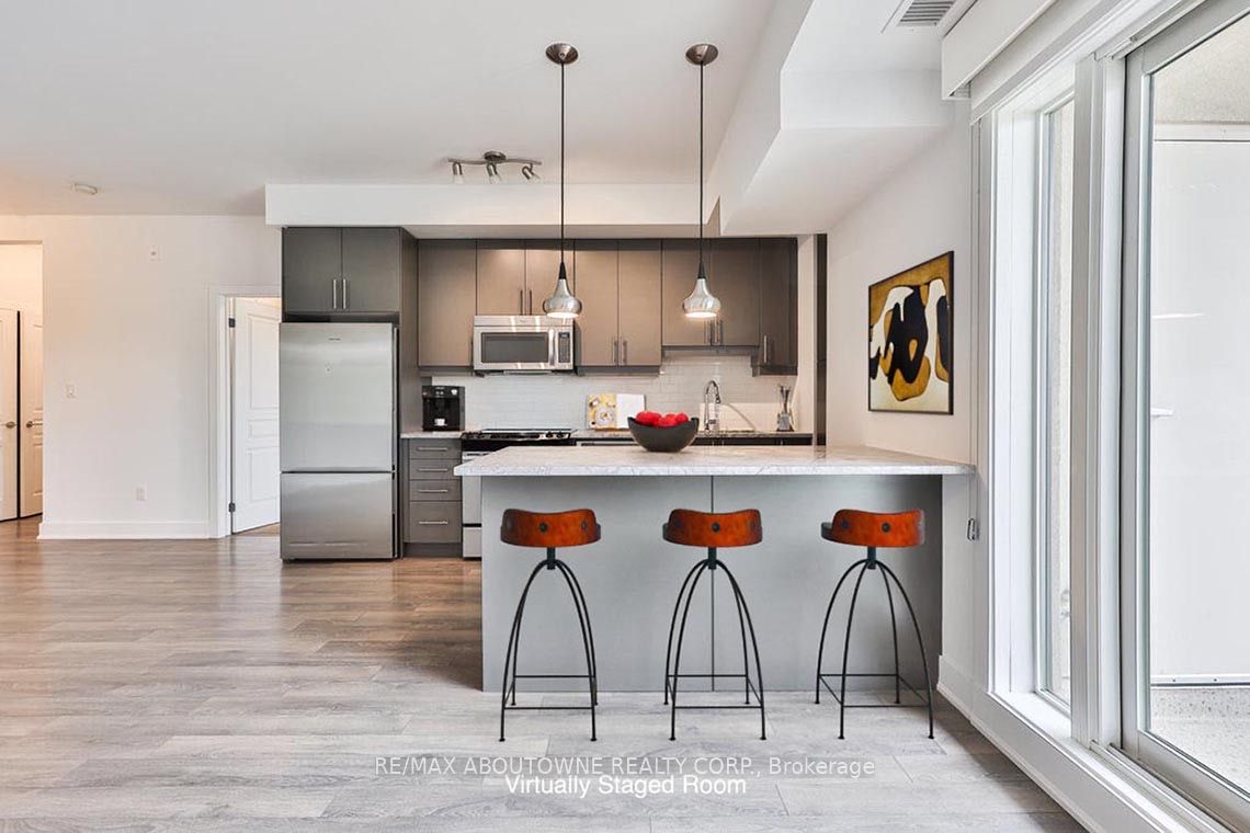 7 – 128 Garden Drive, Oakville ‣ W12563976 7 – 128 Garden Drive, Oakville ‣ W12563976