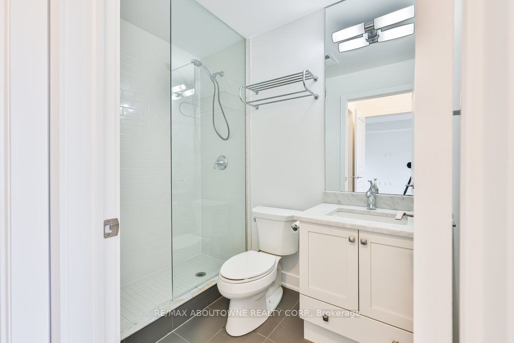 7 – 128 Garden Drive, Oakville ‣ W12563976 7 – 128 Garden Drive, Oakville ‣ W12563976