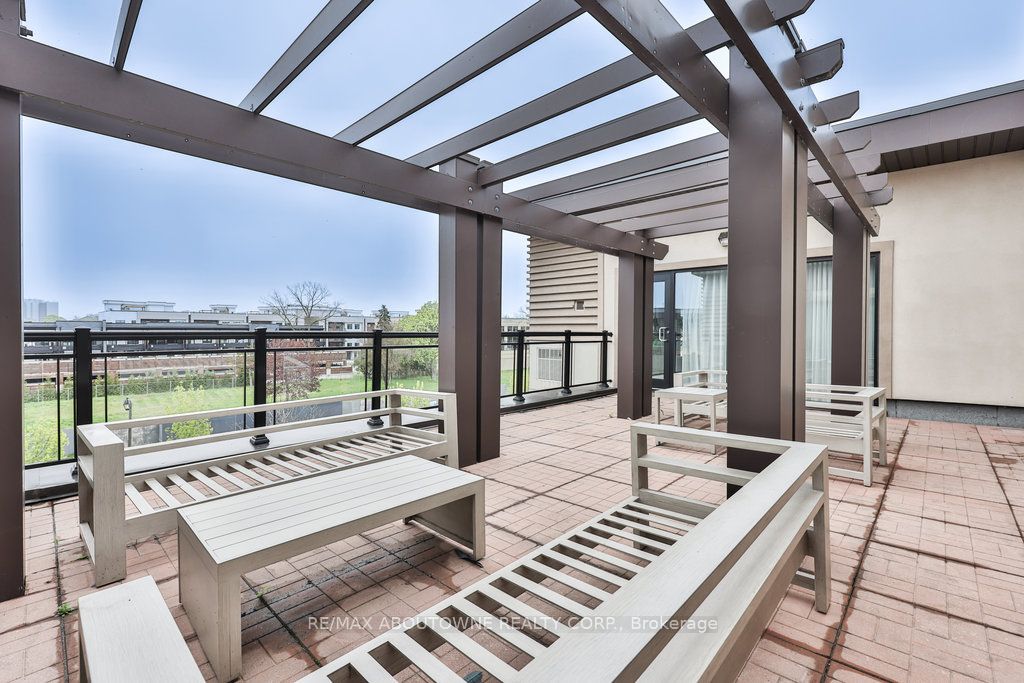 7 – 128 Garden Drive, Oakville ‣ W12563976 7 – 128 Garden Drive, Oakville ‣ W12563976