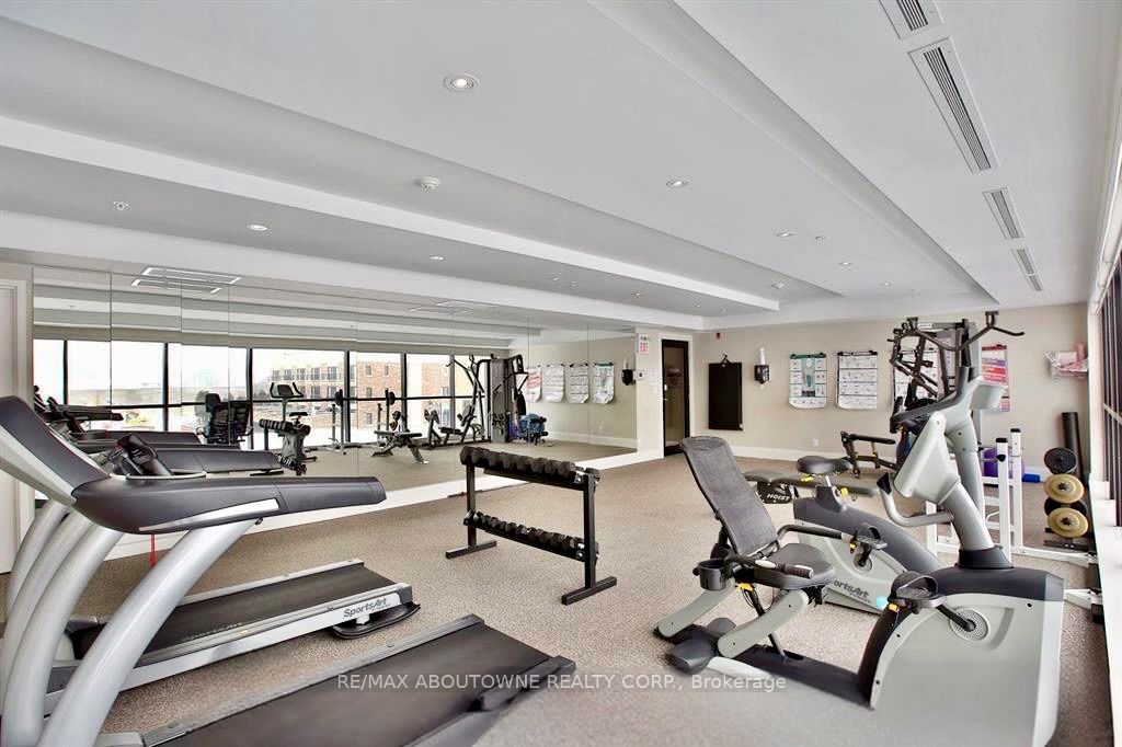 7 – 128 Garden Drive, Oakville ‣ W12563976 7 – 128 Garden Drive, Oakville ‣ W12563976