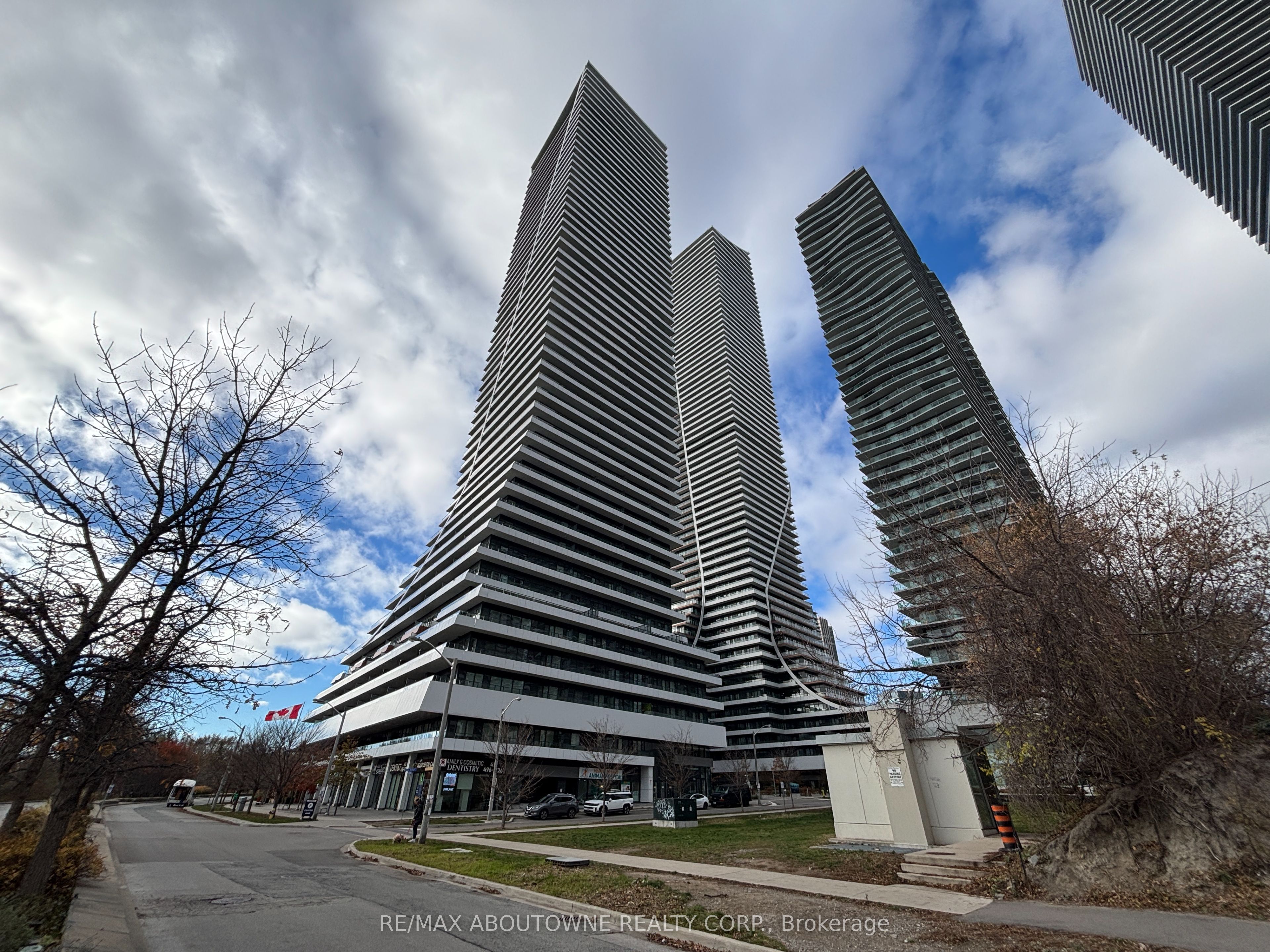 05 – 20 Shore Breeze Drive, Toronto W06