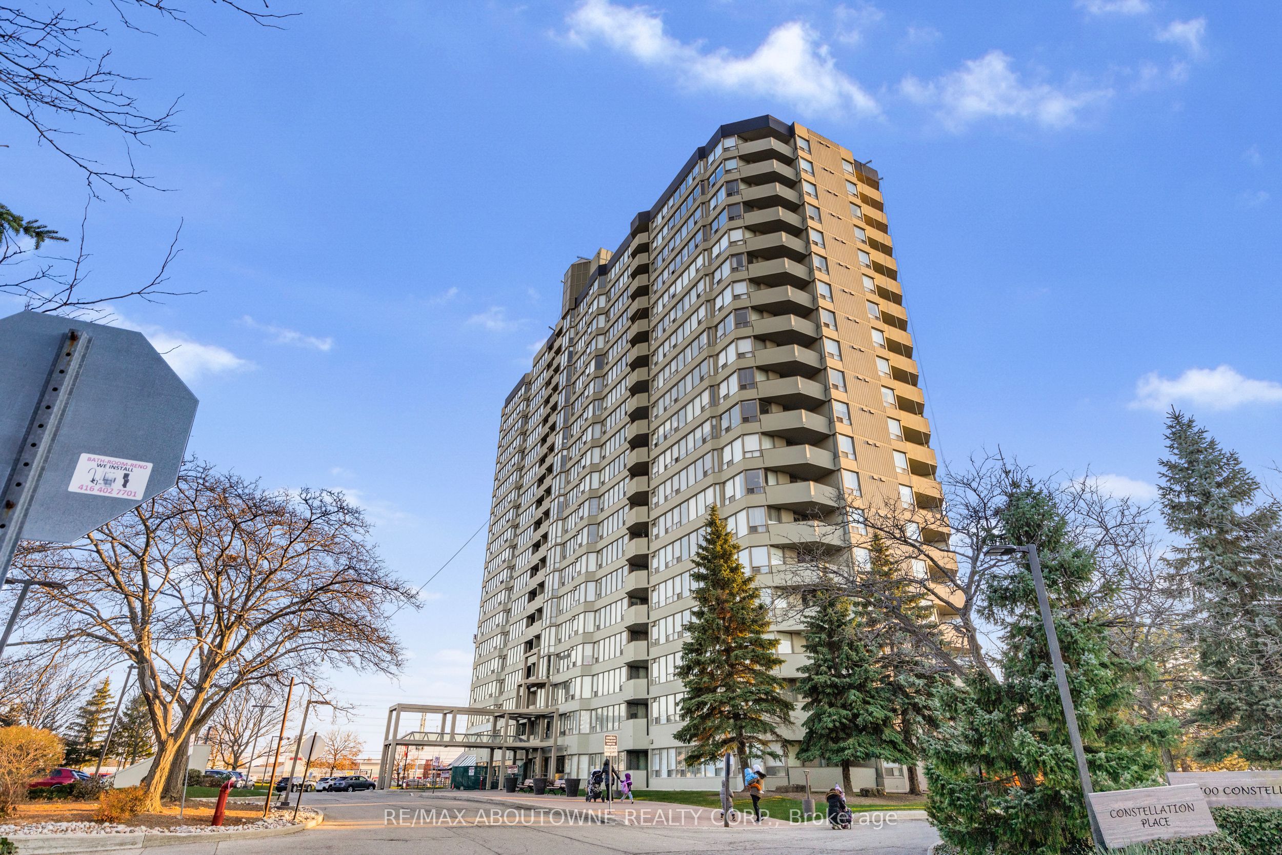 1 – 700 Constellation Drive, Mississauga