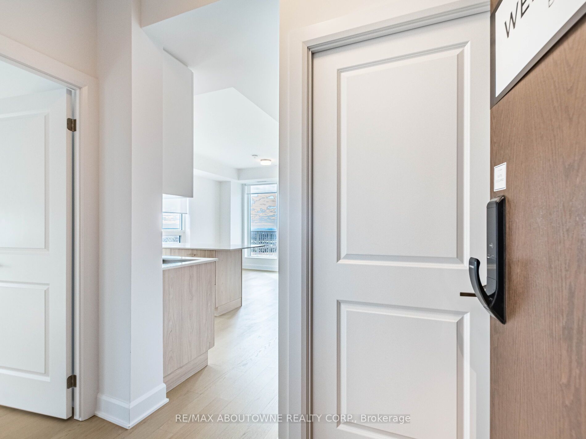 20 – 3240 William Colston Avenue, Oakville ‣ W12572916 20 – 3240 William Colston Avenue, Oakville ‣ W12572916