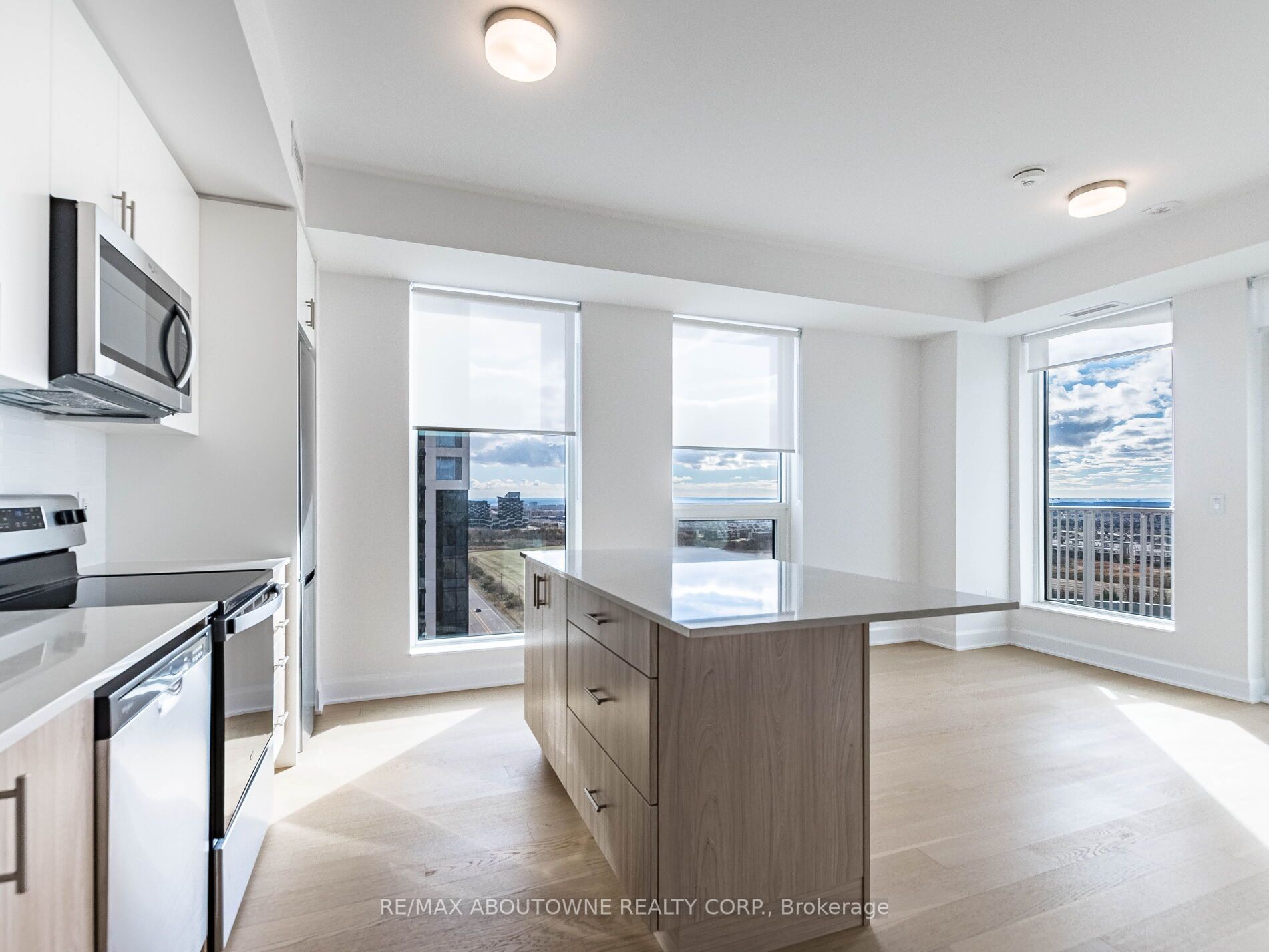 20 – 3240 William Colston Avenue, Oakville ‣ W12572916 20 – 3240 William Colston Avenue, Oakville ‣ W12572916