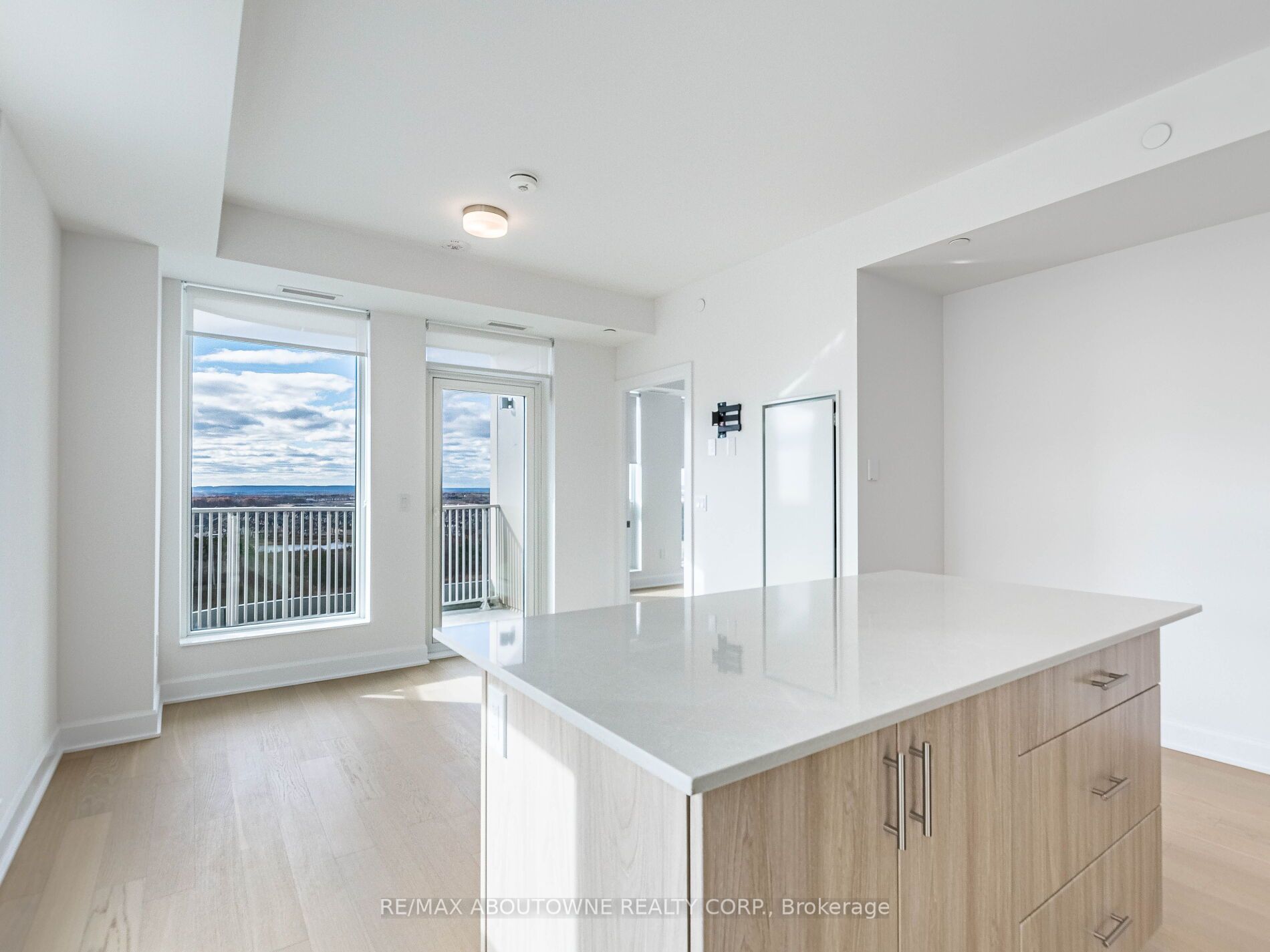 20 – 3240 William Colston Avenue, Oakville ‣ W12572916 20 – 3240 William Colston Avenue, Oakville ‣ W12572916