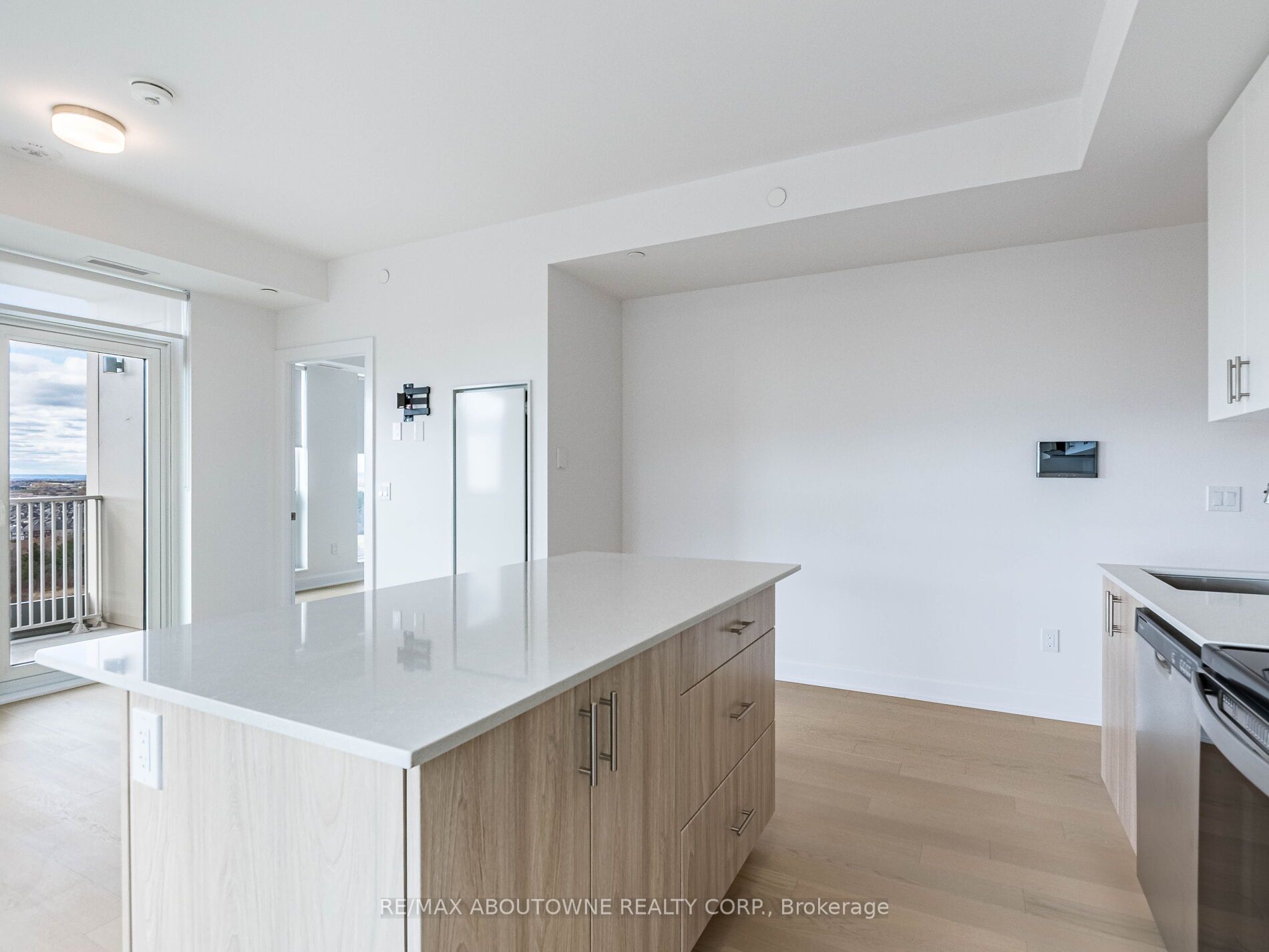 20 – 3240 William Colston Avenue, Oakville ‣ W12572916 20 – 3240 William Colston Avenue, Oakville ‣ W12572916