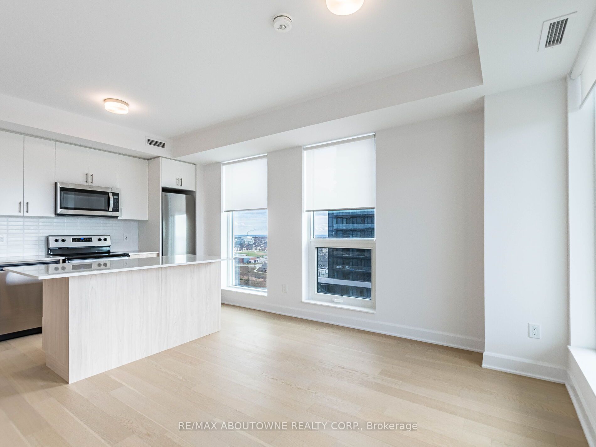 20 – 3240 William Colston Avenue, Oakville ‣ W12572916 20 – 3240 William Colston Avenue, Oakville ‣ W12572916