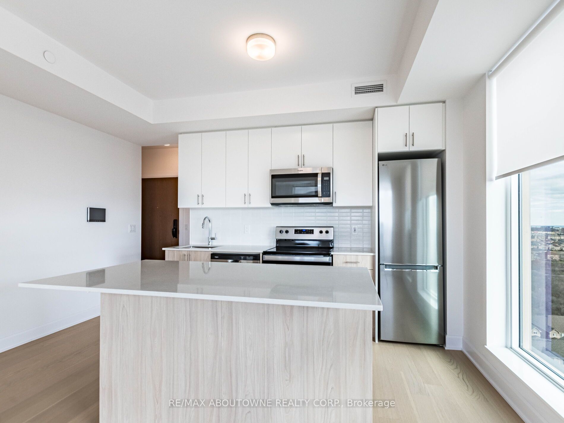 20 – 3240 William Colston Avenue, Oakville ‣ W12572916 20 – 3240 William Colston Avenue, Oakville ‣ W12572916