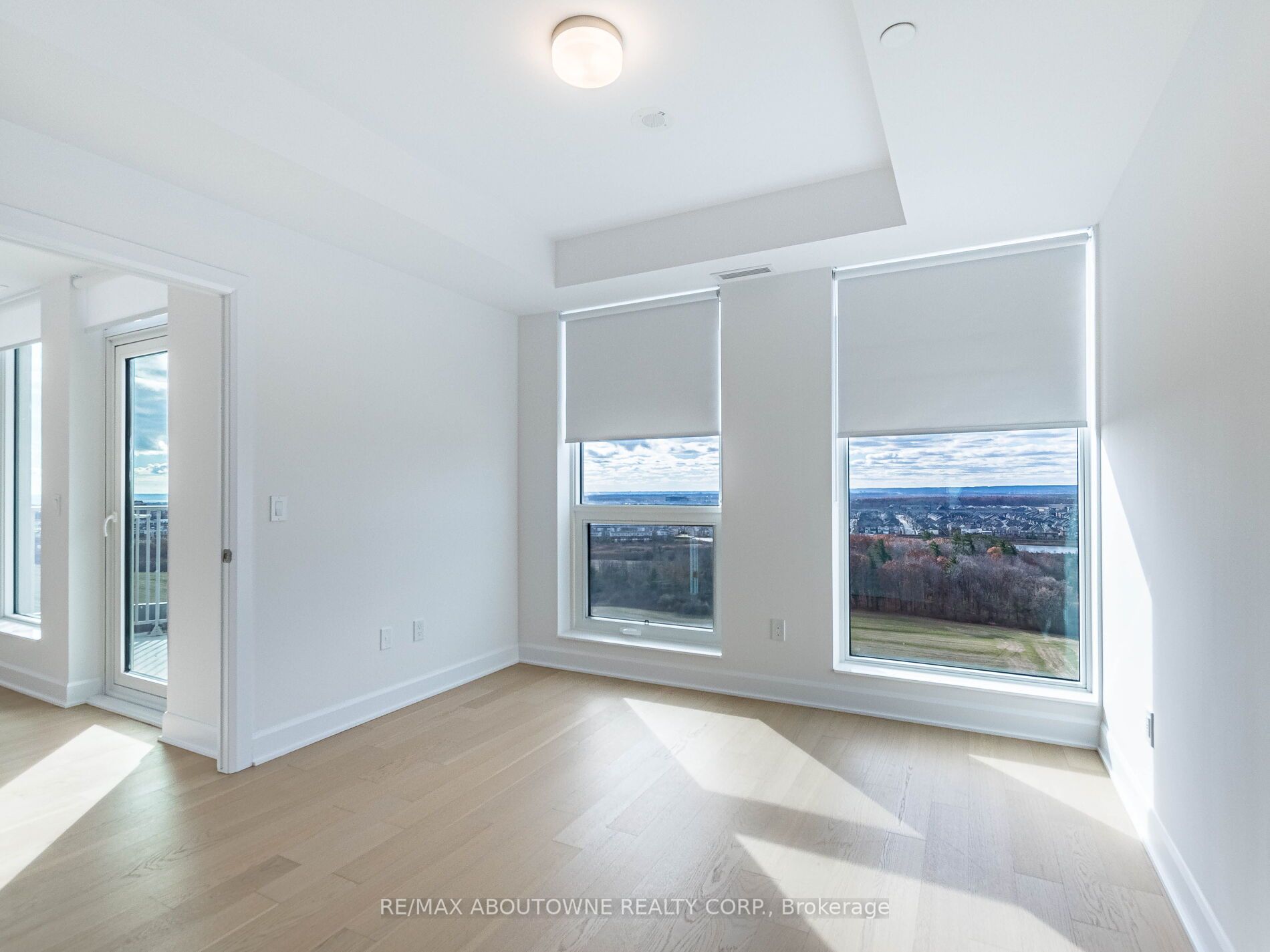 20 – 3240 William Colston Avenue, Oakville ‣ W12572916 20 – 3240 William Colston Avenue, Oakville ‣ W12572916