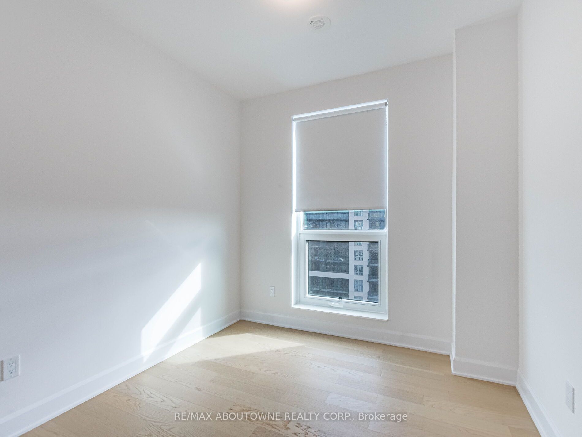 20 – 3240 William Colston Avenue, Oakville ‣ W12572916 20 – 3240 William Colston Avenue, Oakville ‣ W12572916