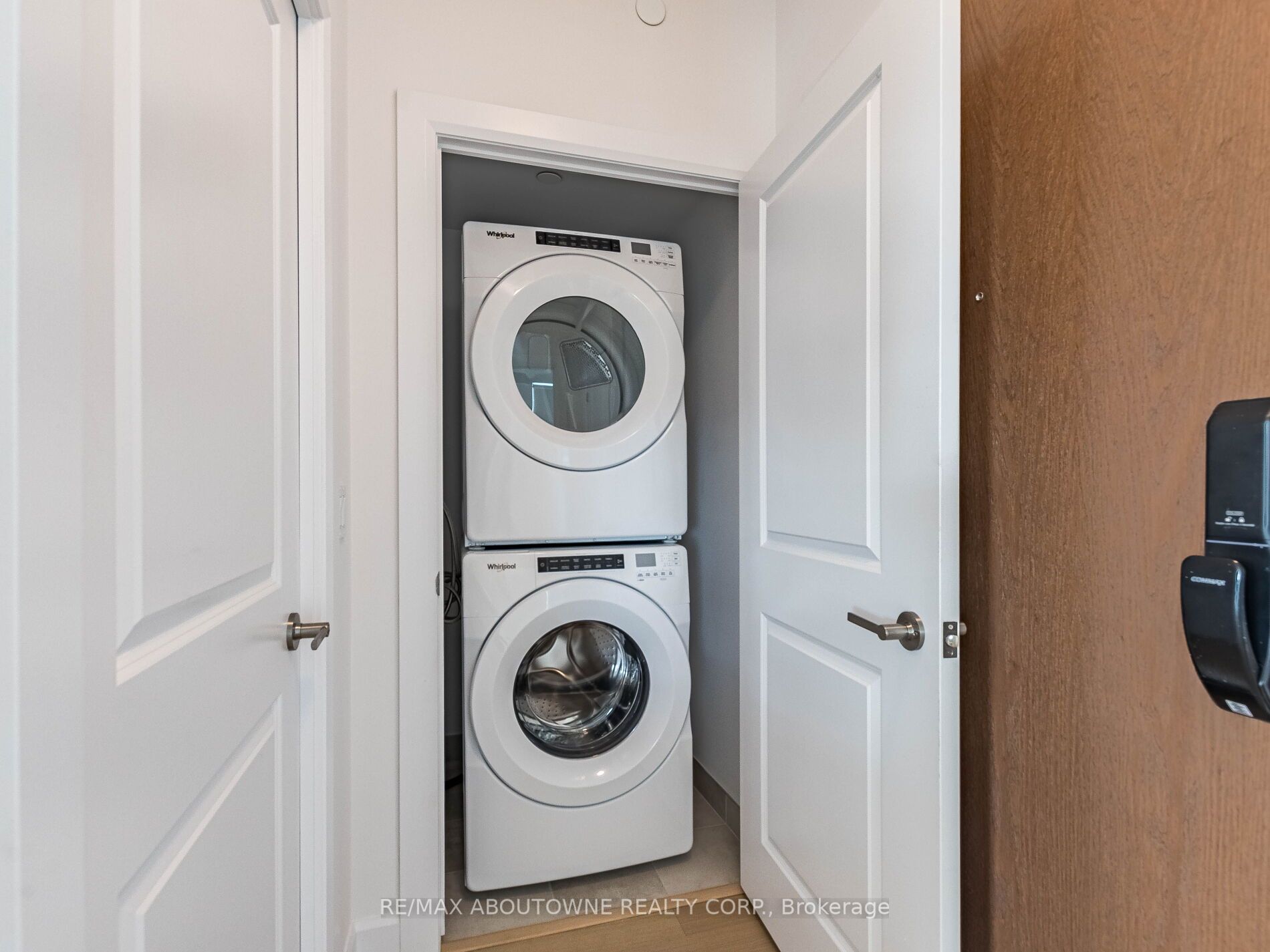 20 – 3240 William Colston Avenue, Oakville ‣ W12572916 20 – 3240 William Colston Avenue, Oakville ‣ W12572916