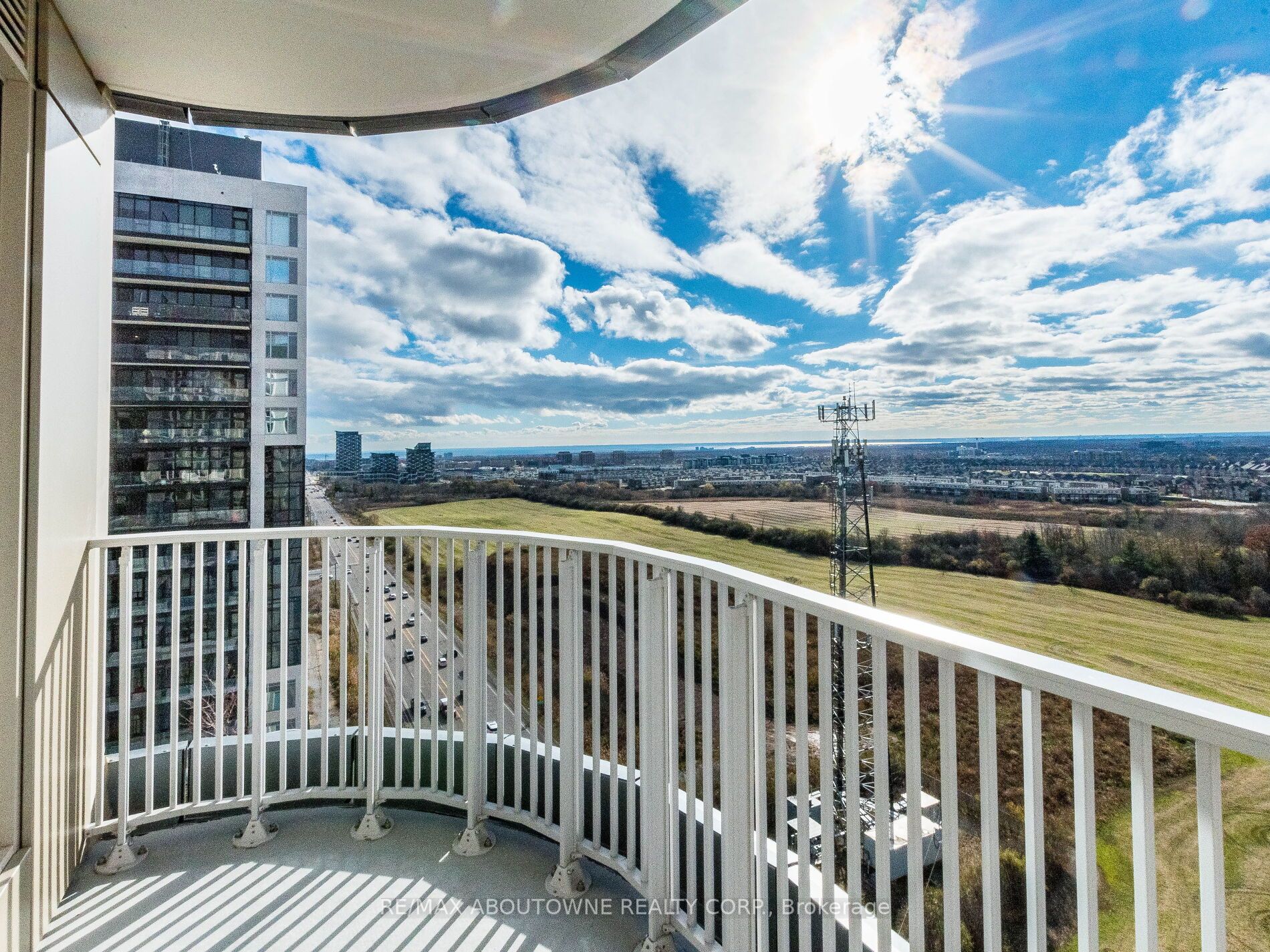 20 – 3240 William Colston Avenue, Oakville ‣ W12572916 20 – 3240 William Colston Avenue, Oakville ‣ W12572916