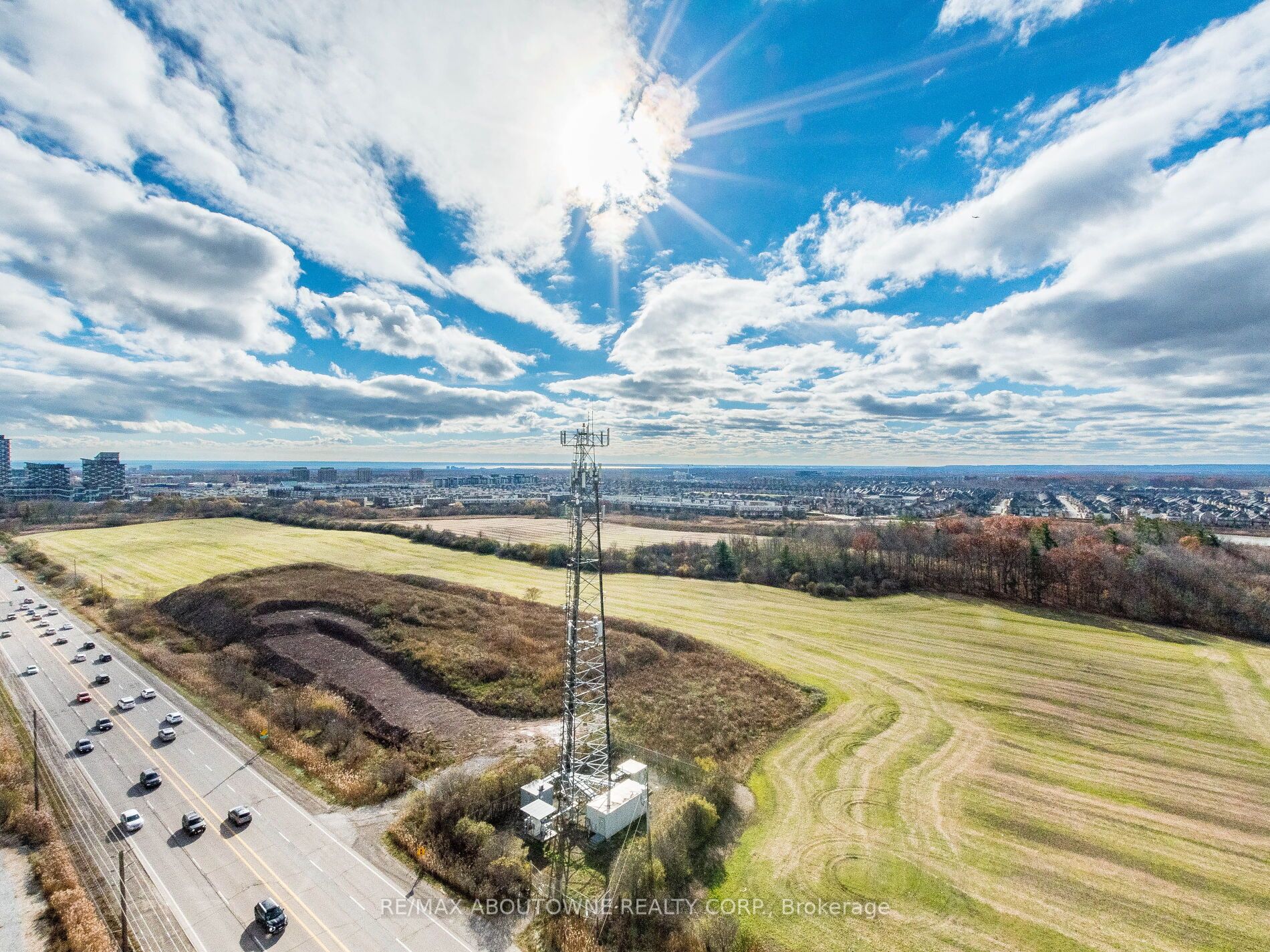 20 – 3240 William Colston Avenue, Oakville ‣ W12572916 20 – 3240 William Colston Avenue, Oakville ‣ W12572916